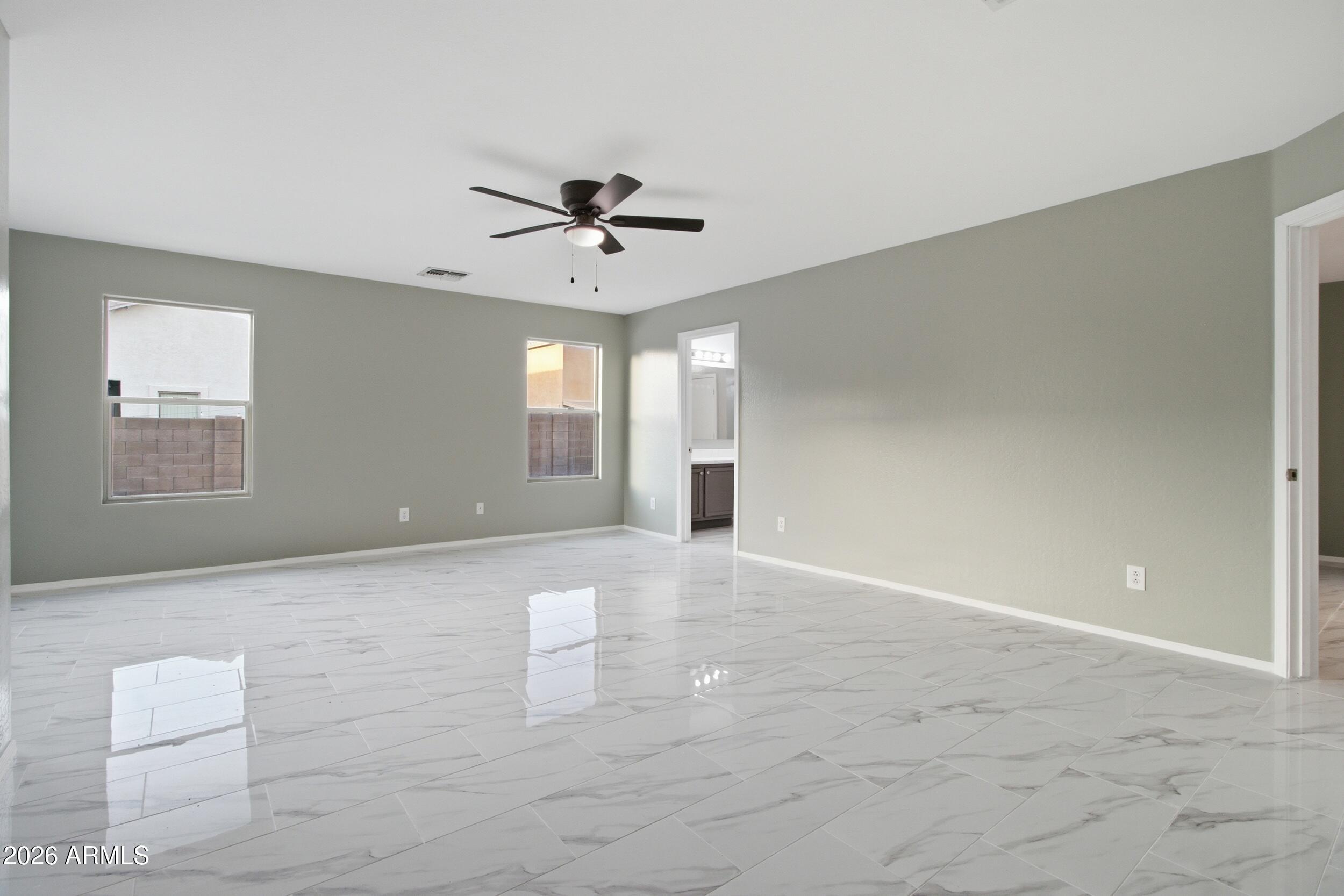 2922 W DUNBAR Drive