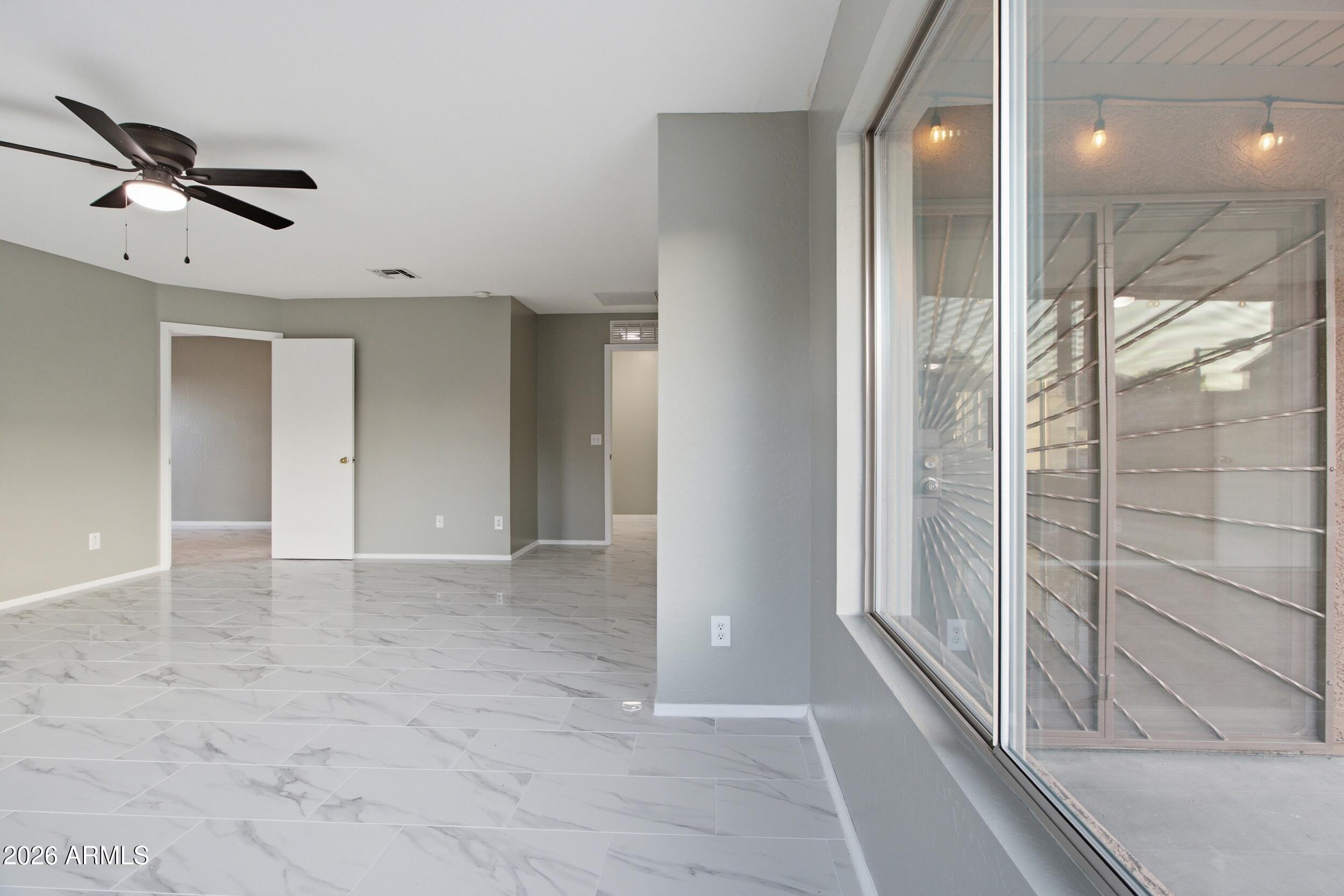 2922 W DUNBAR Drive
