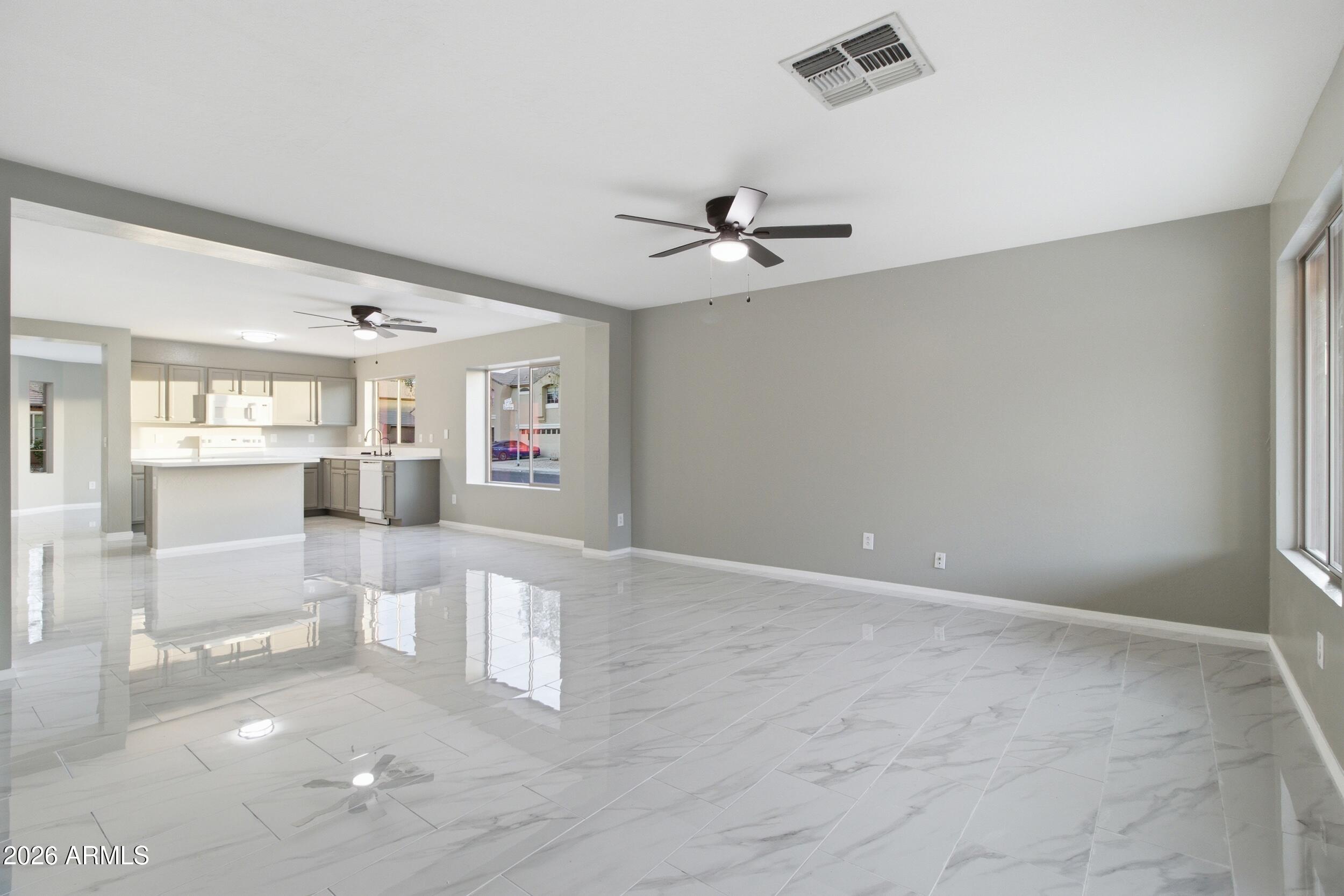 2922 W DUNBAR Drive