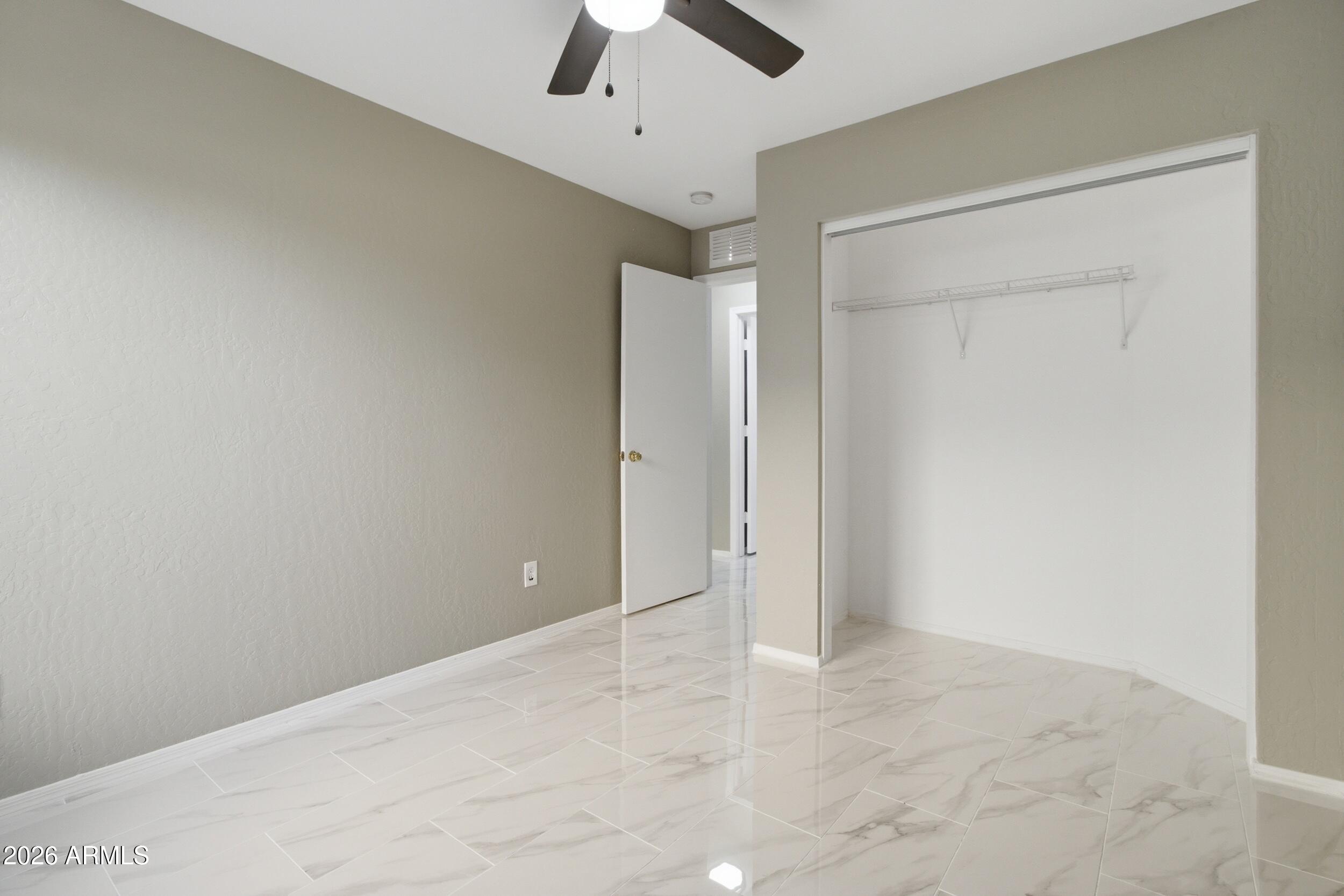 2922 W DUNBAR Drive