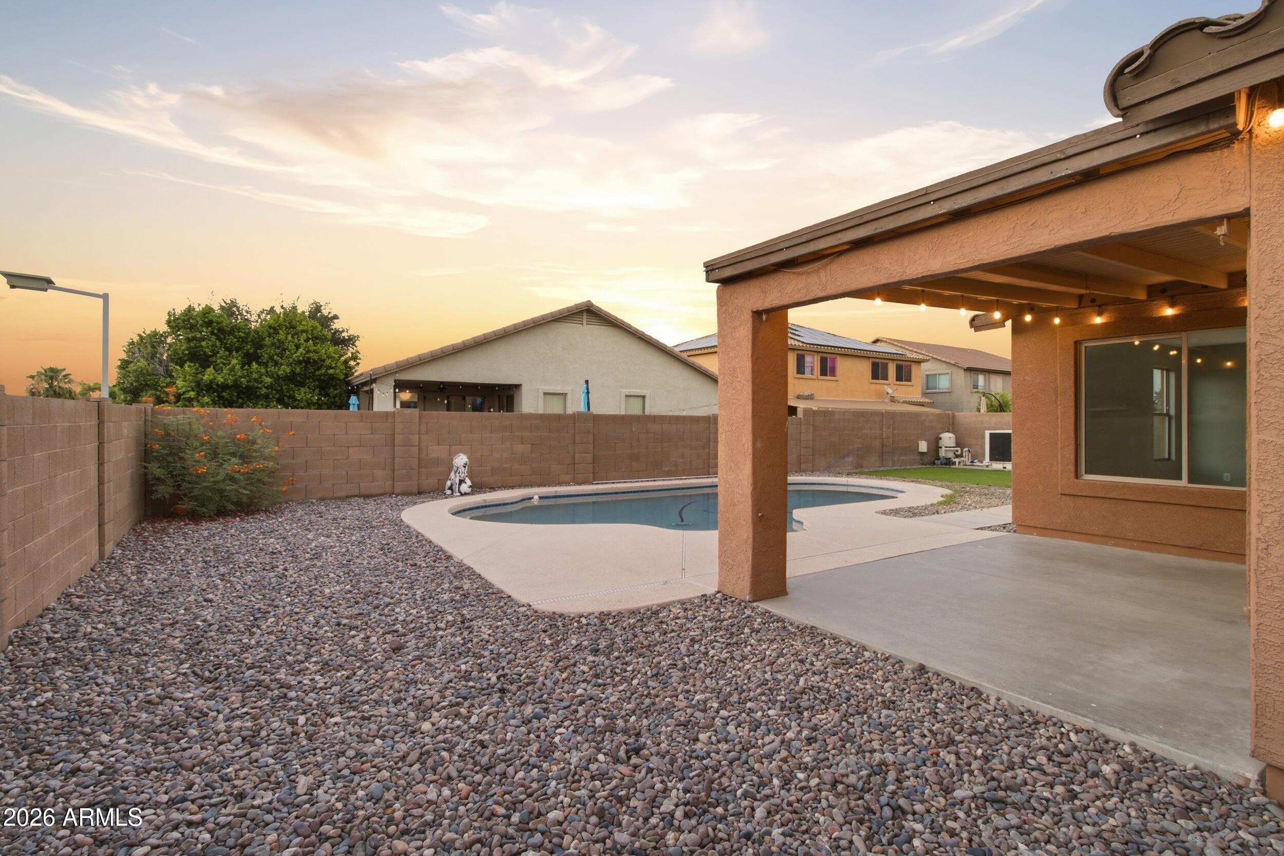 2922 W DUNBAR Drive