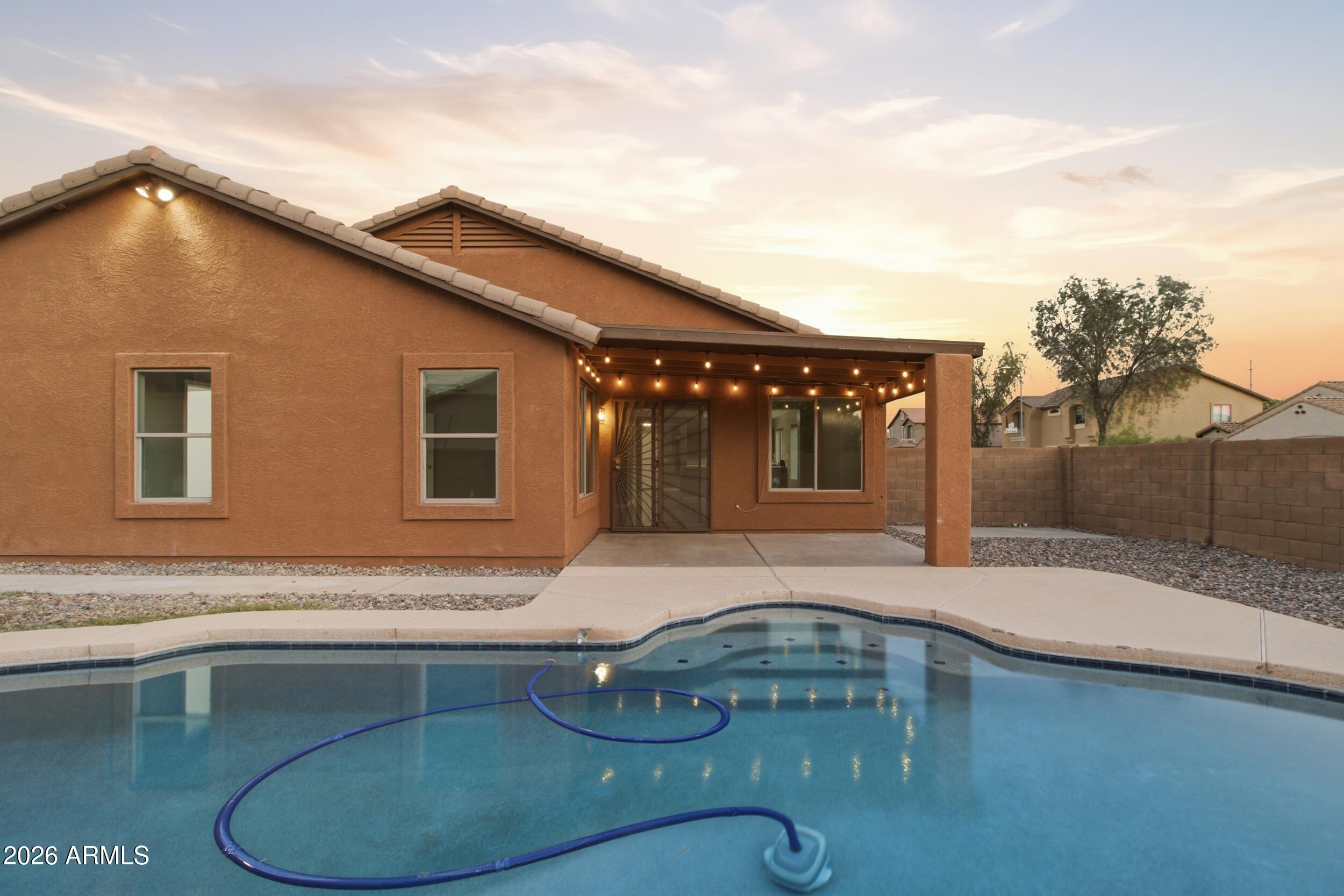 2922 W DUNBAR Drive