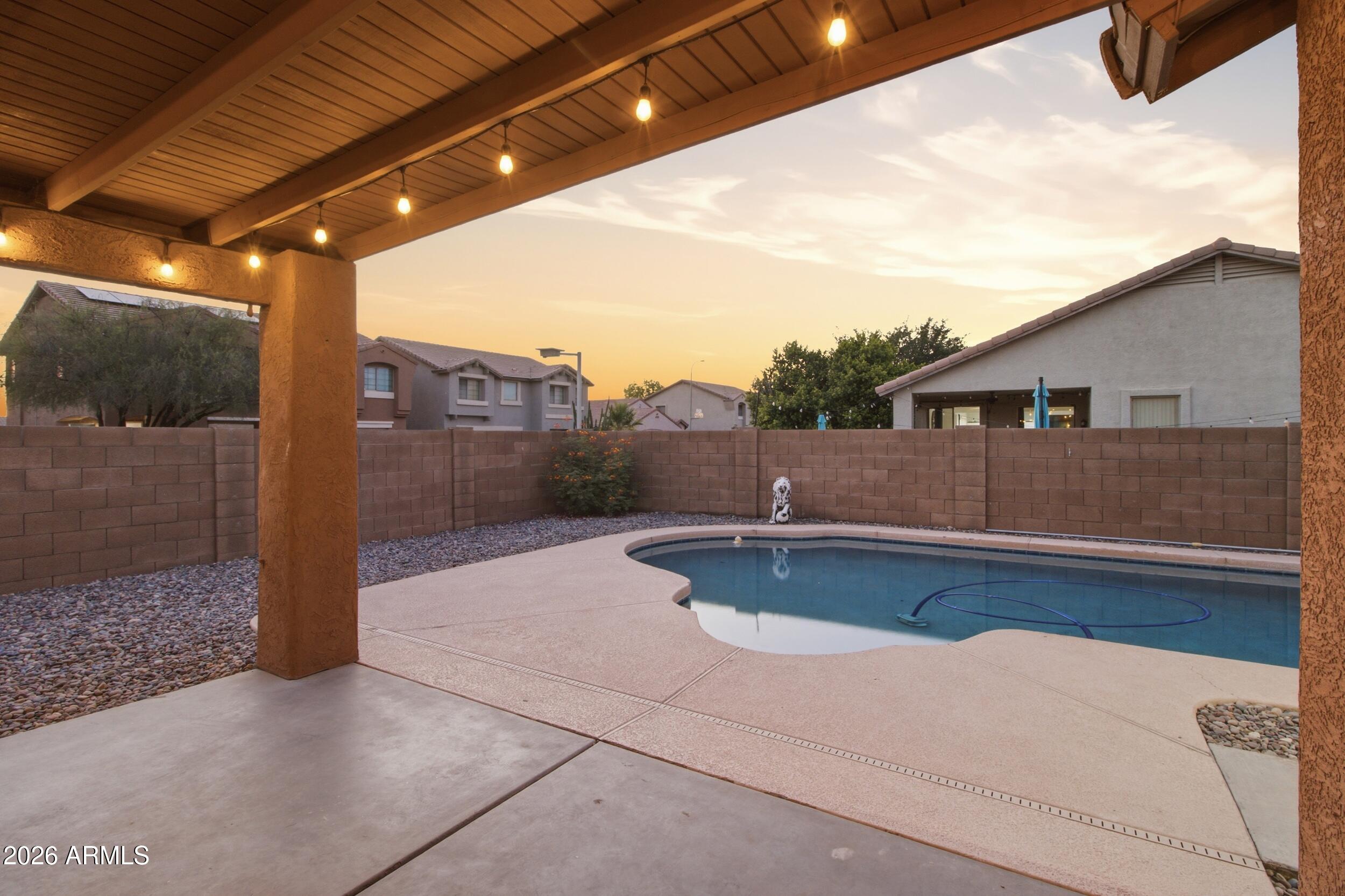 2922 W DUNBAR Drive