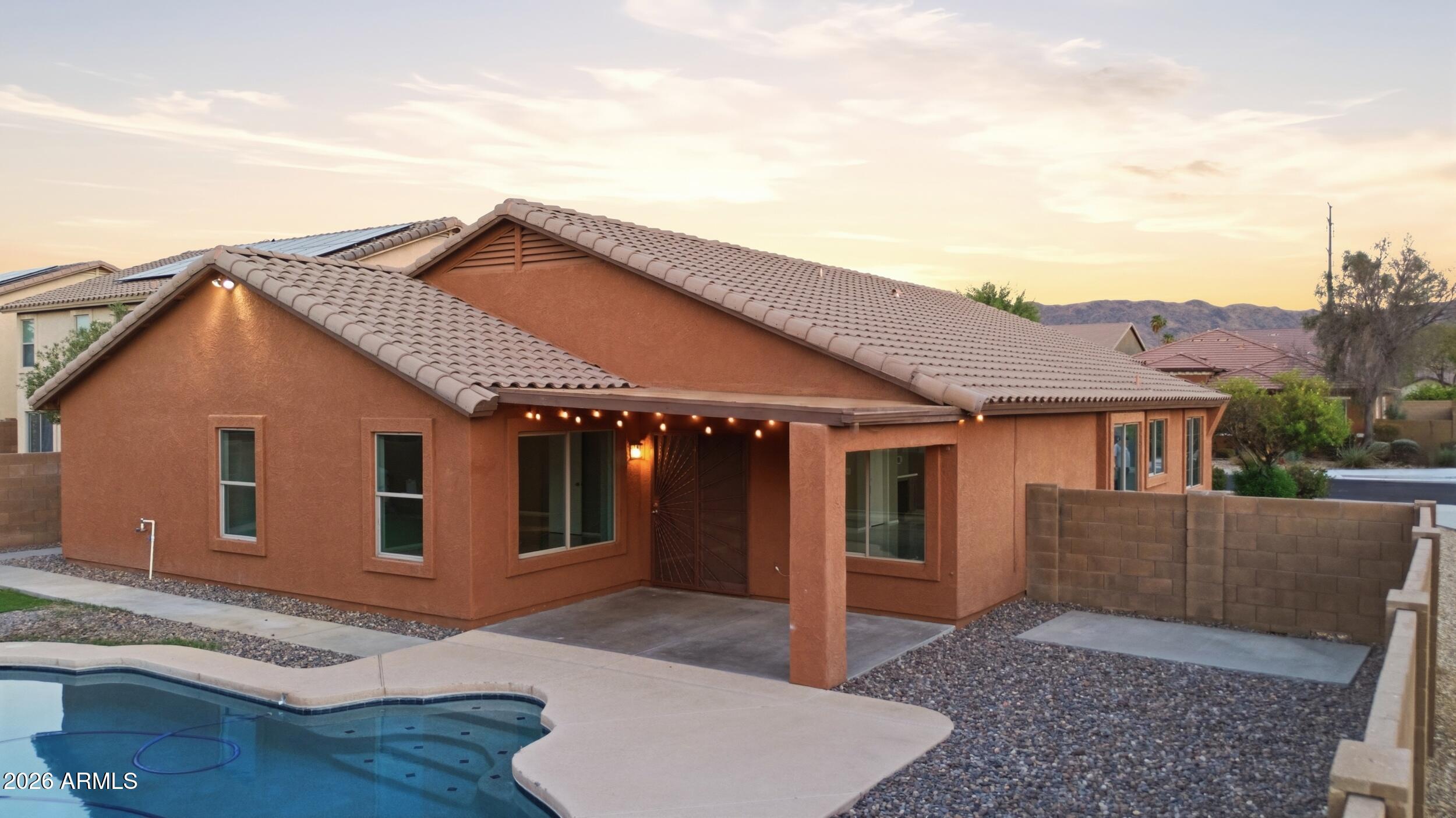 2922 W DUNBAR Drive