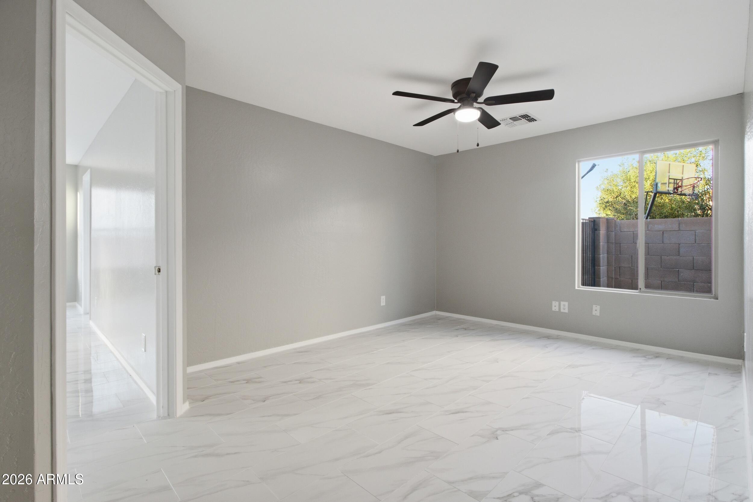 2922 W DUNBAR Drive