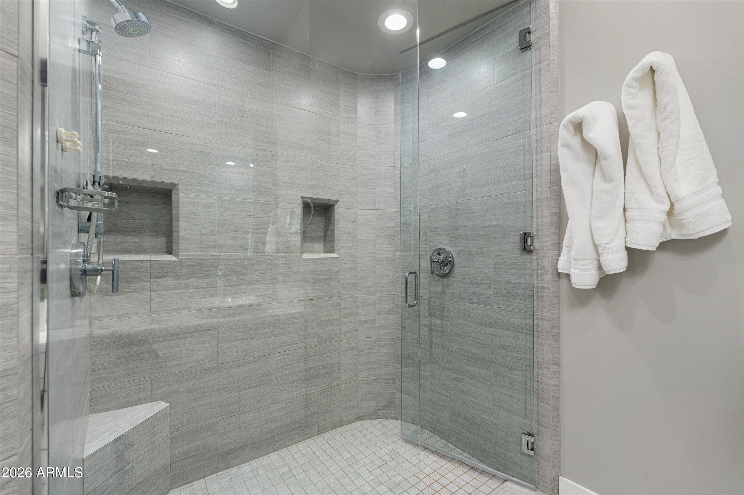 5242 N WOODMERE FAIRWAY