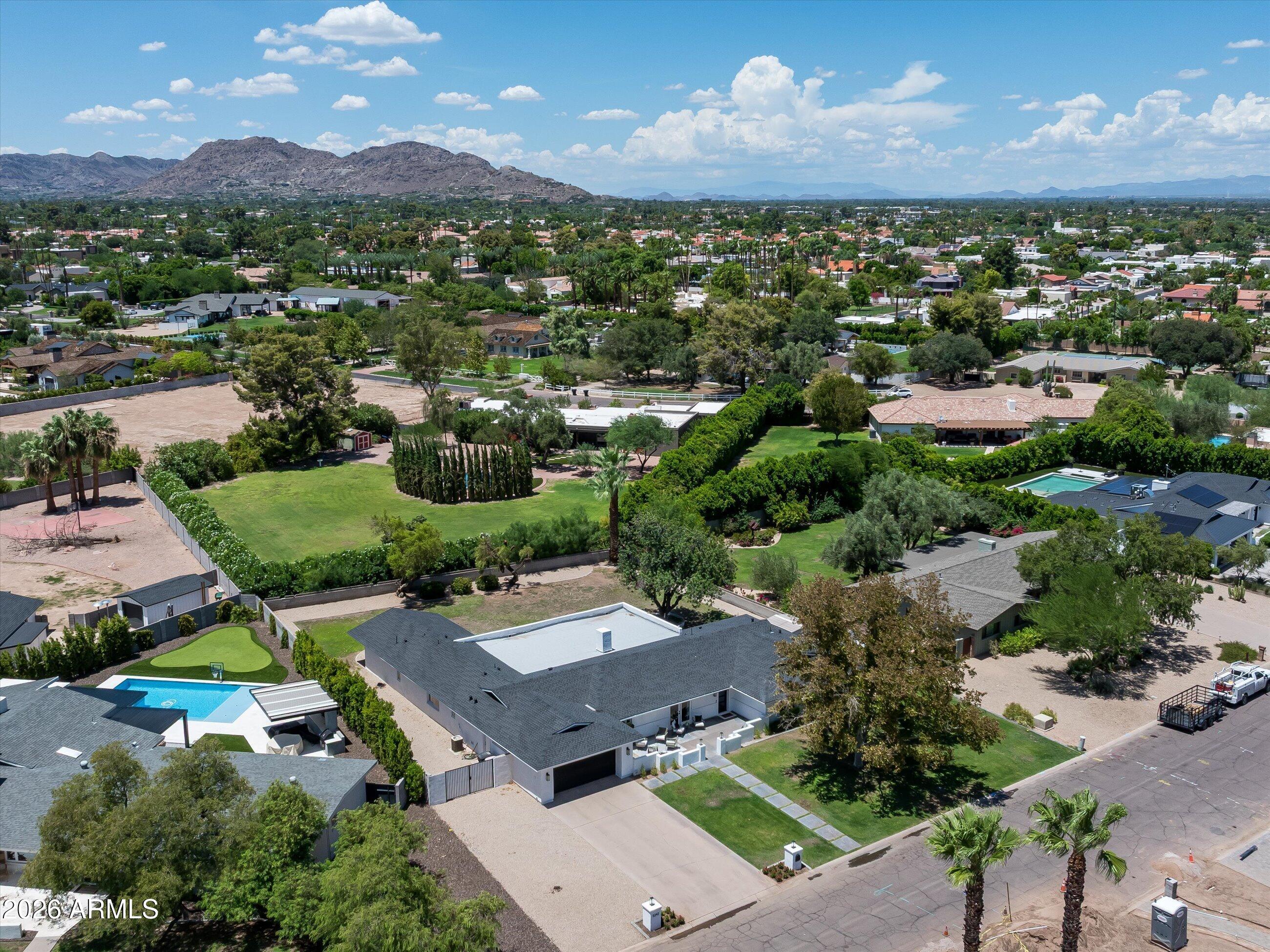 5242 N WOODMERE FAIRWAY