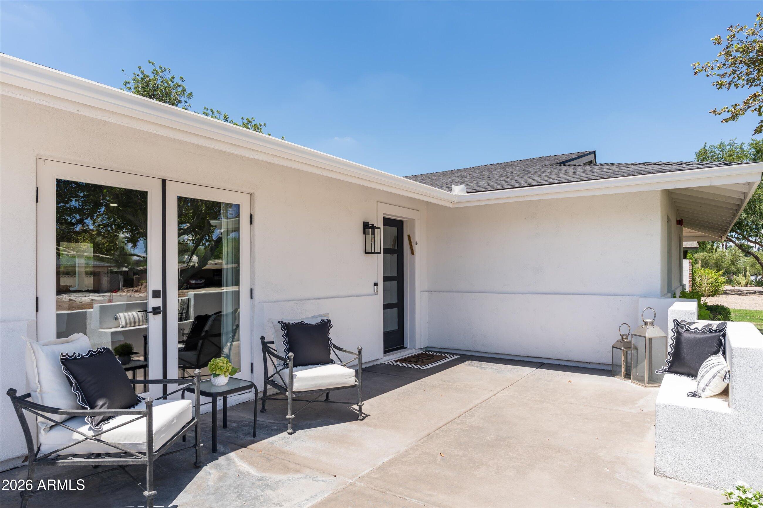 5242 N WOODMERE FAIRWAY