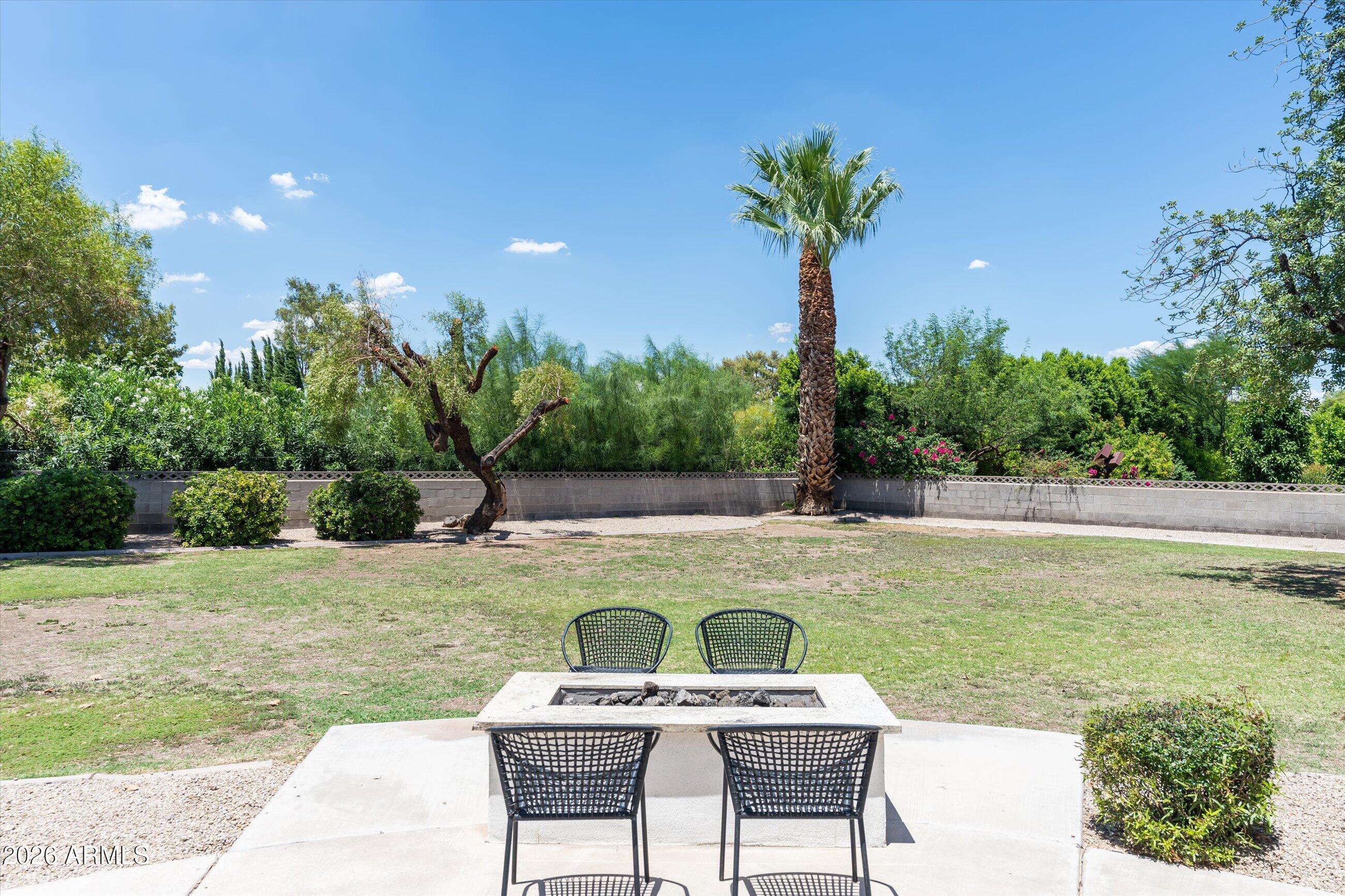 5242 N WOODMERE FAIRWAY