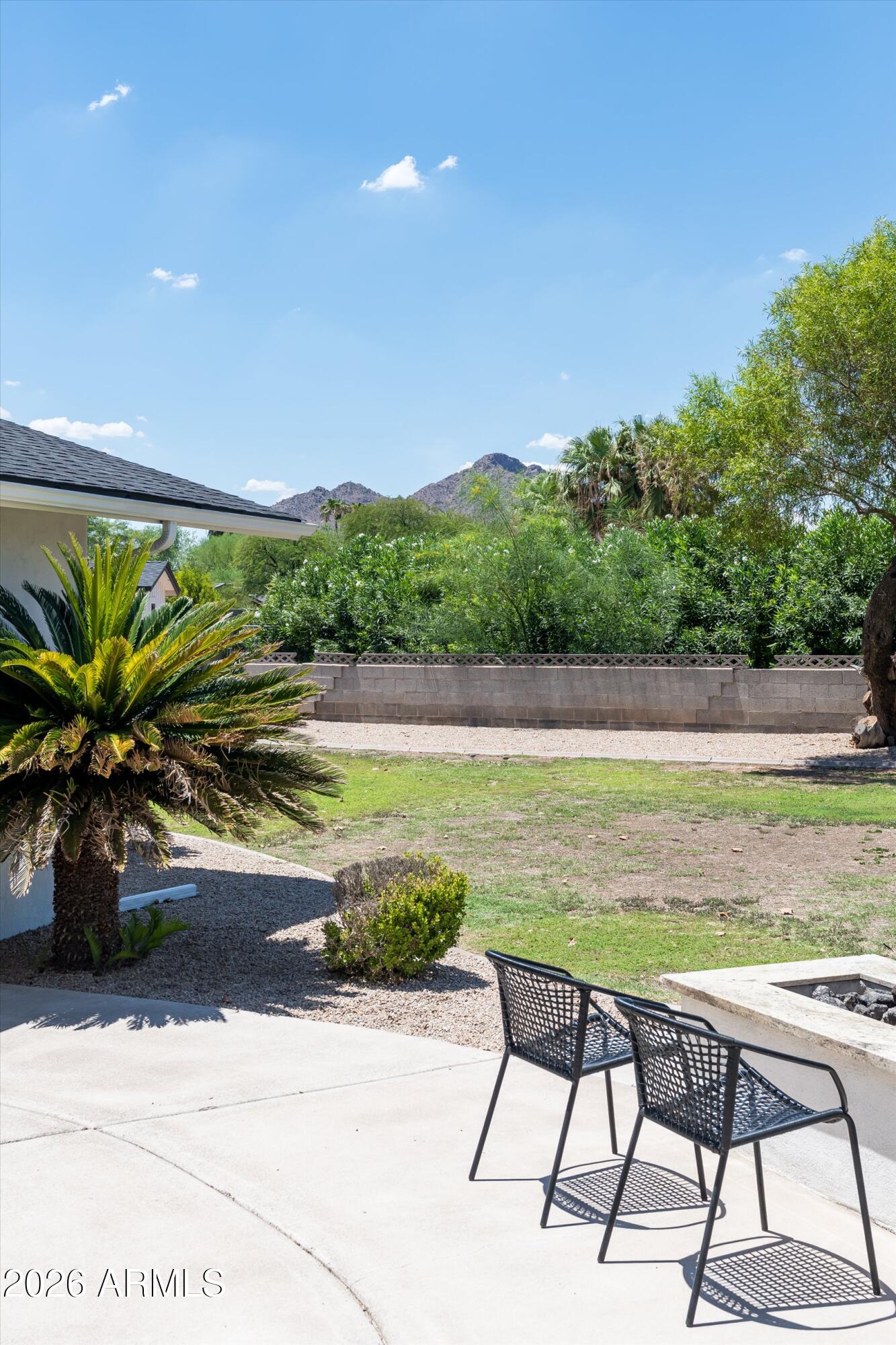 5242 N WOODMERE FAIRWAY