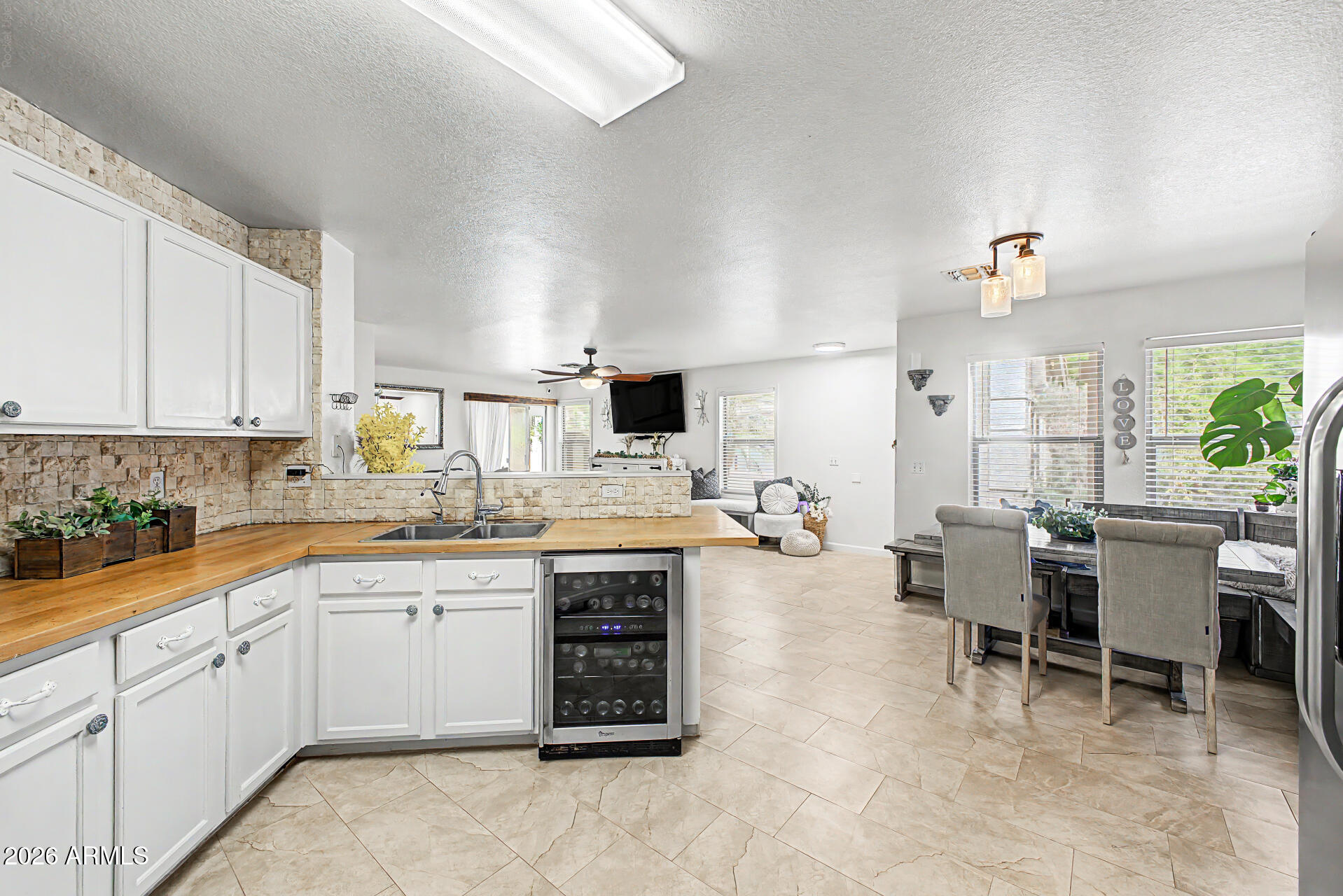 2370 E PEACH TREE Drive