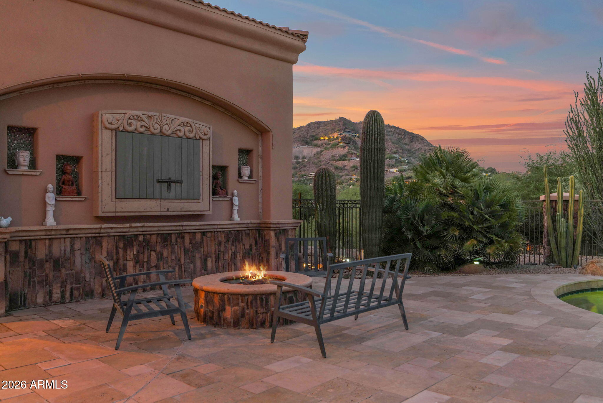 4141 E LAKESIDE Lane