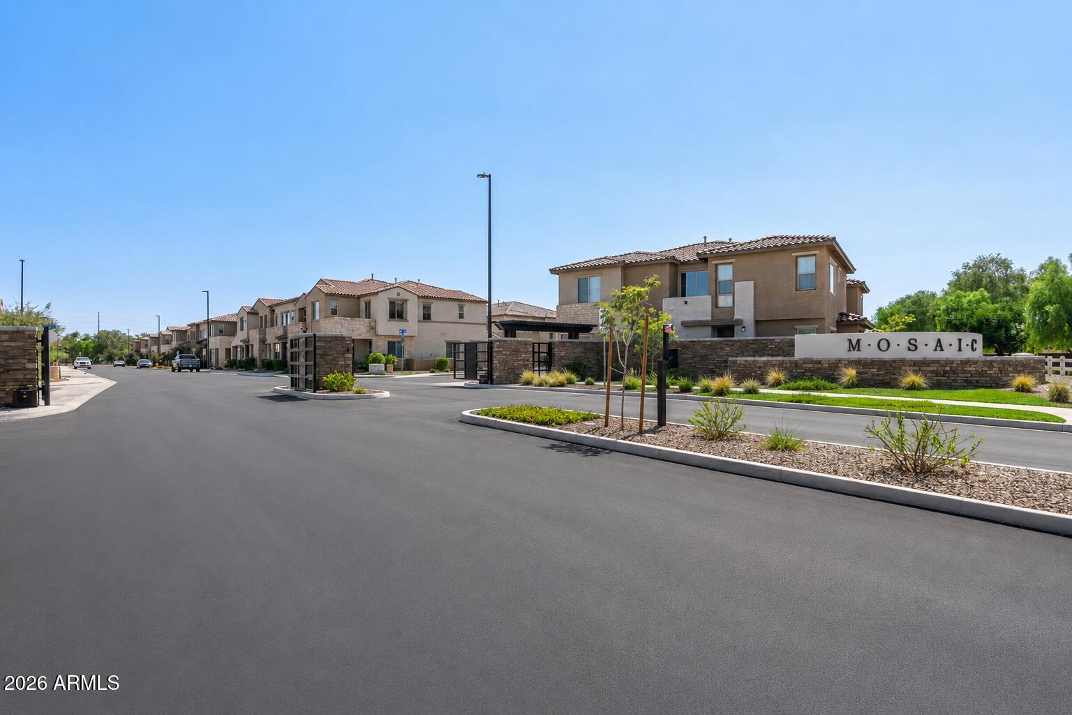 762 E GINKO Avenue 201