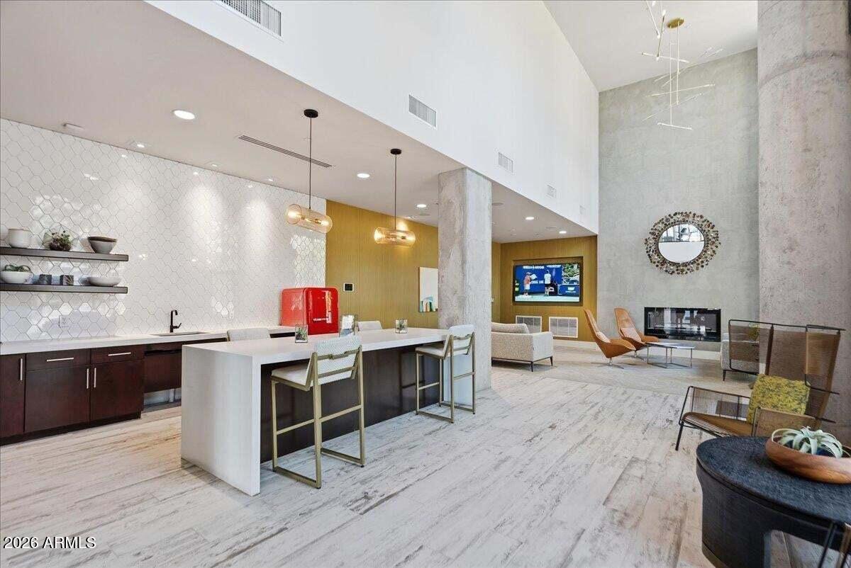 3131 N CENTRAL Avenue 4001