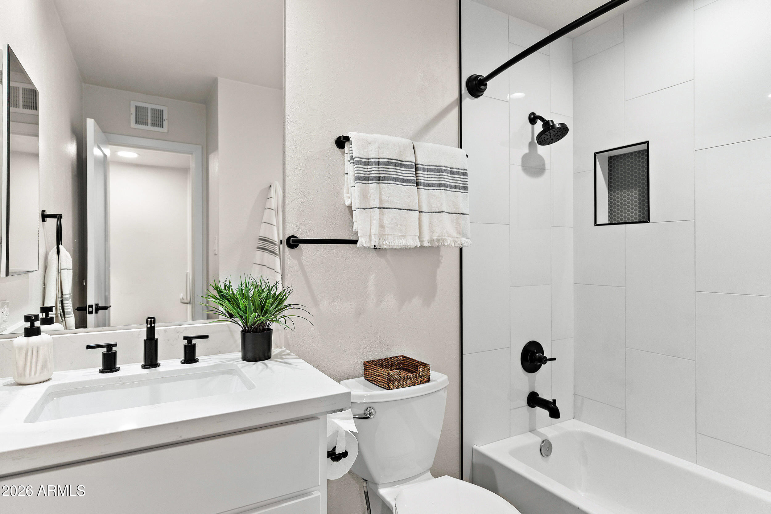 7308 E SHERIDAN Street