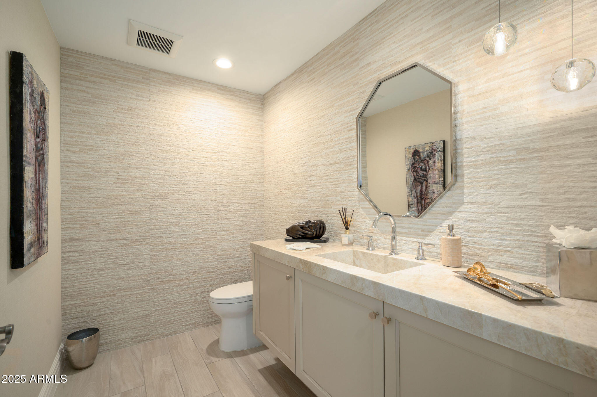 7175 E CAMELBACK Road 301