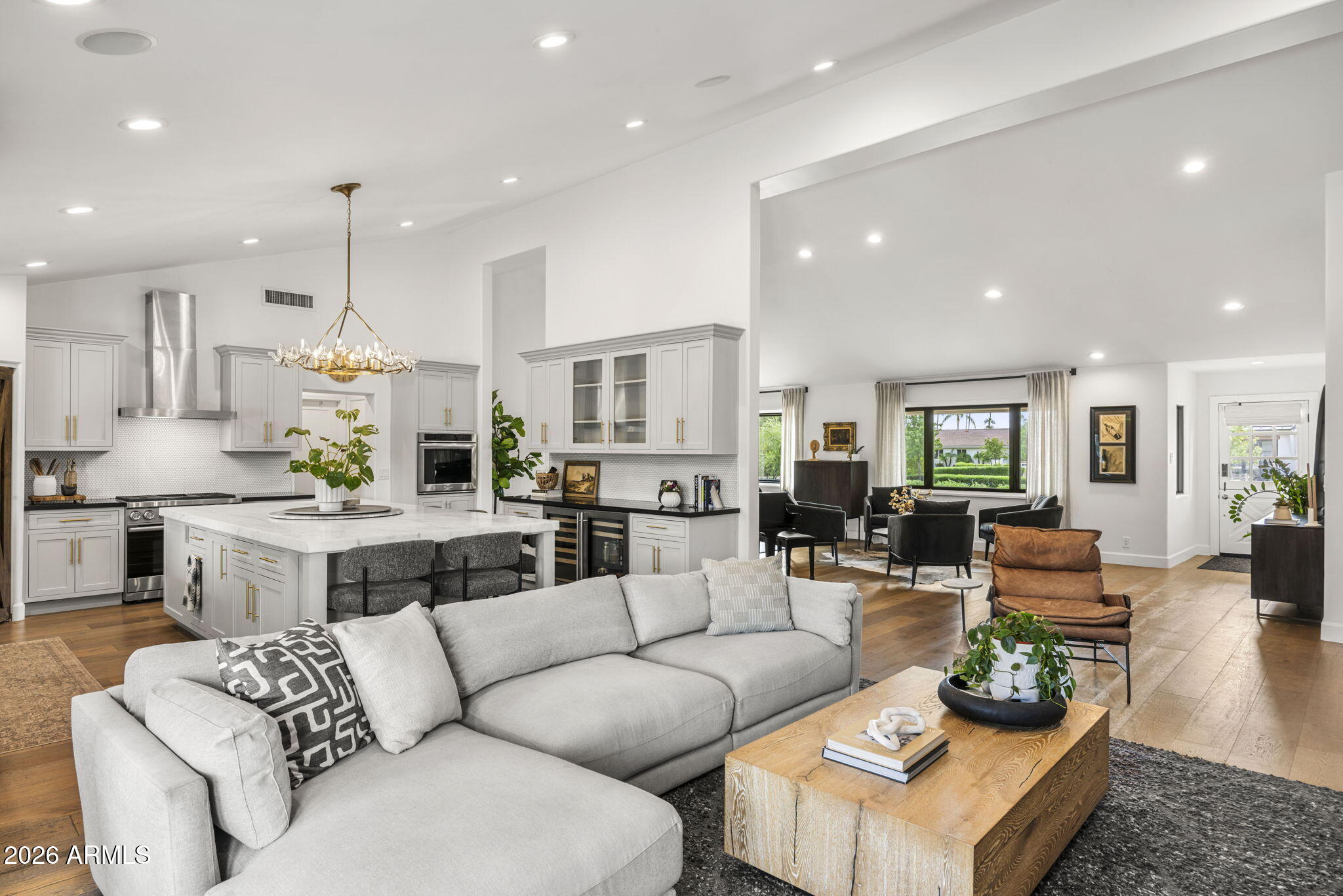 6152 E CALLE CAMELIA