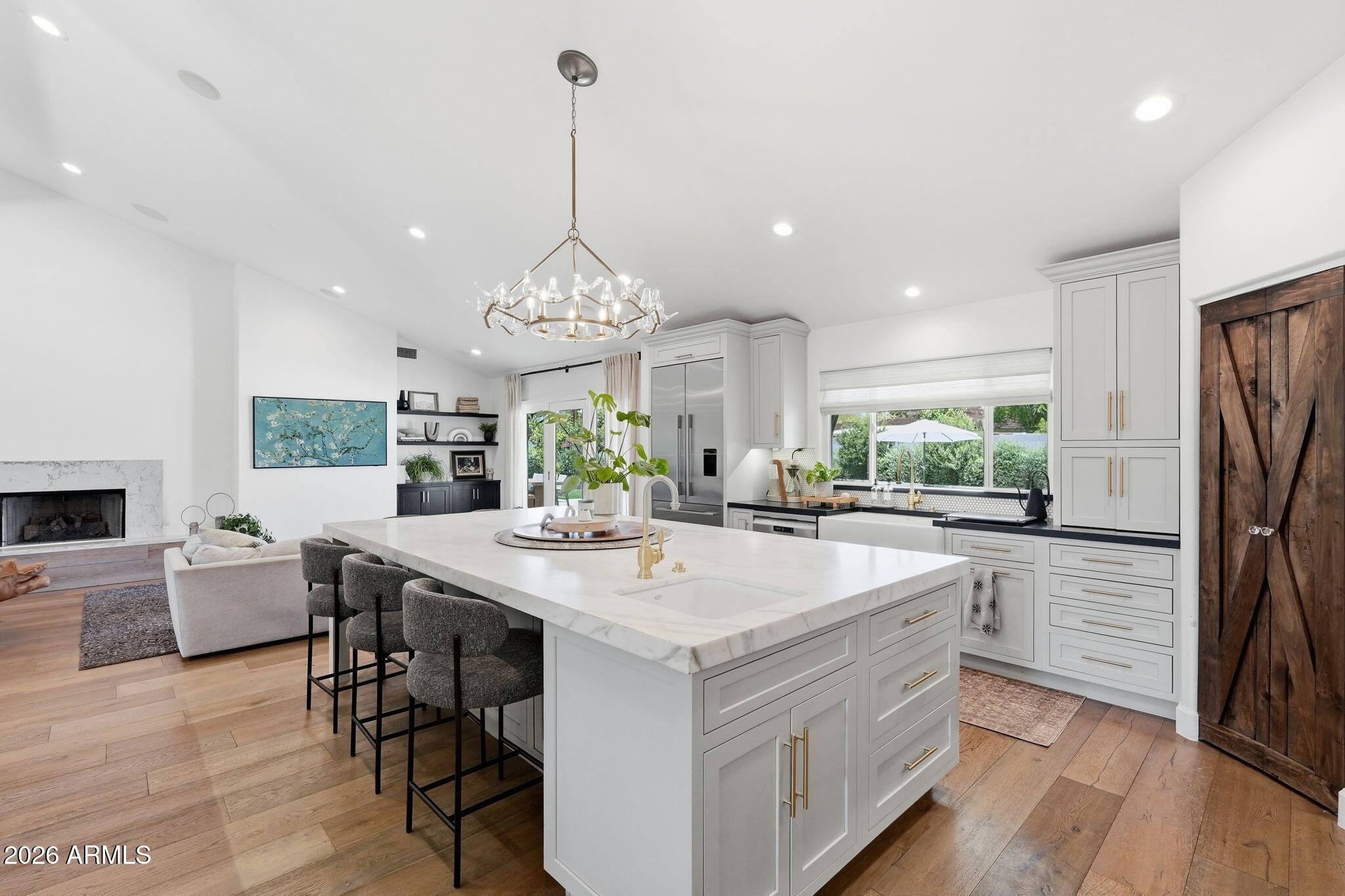 6152 E CALLE CAMELIA