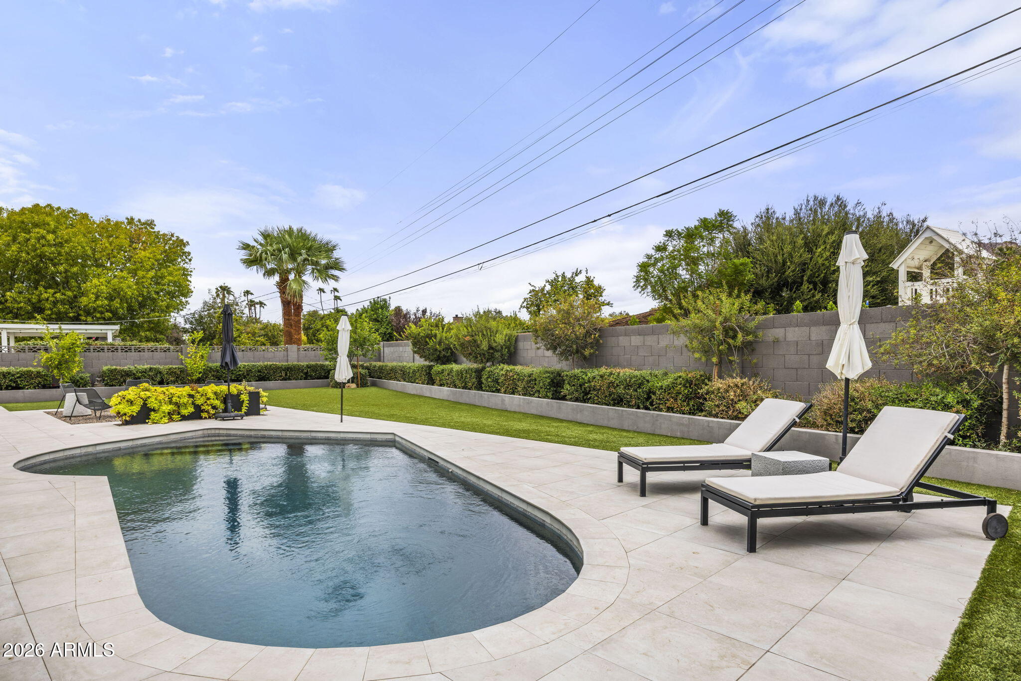 6152 E CALLE CAMELIA