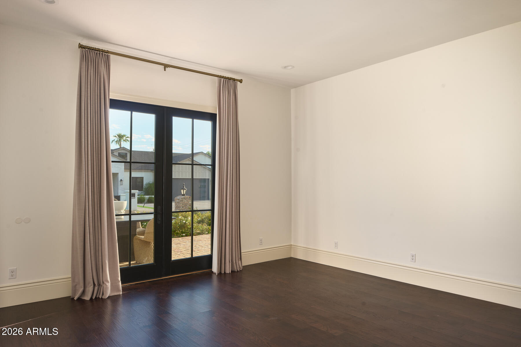 3602 E HIGHLAND Avenue