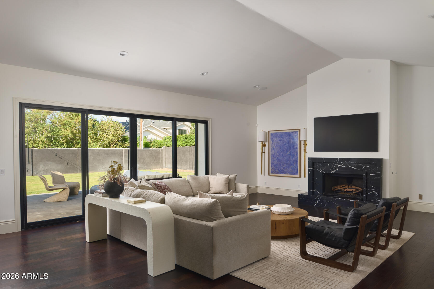 3602 E HIGHLAND Avenue