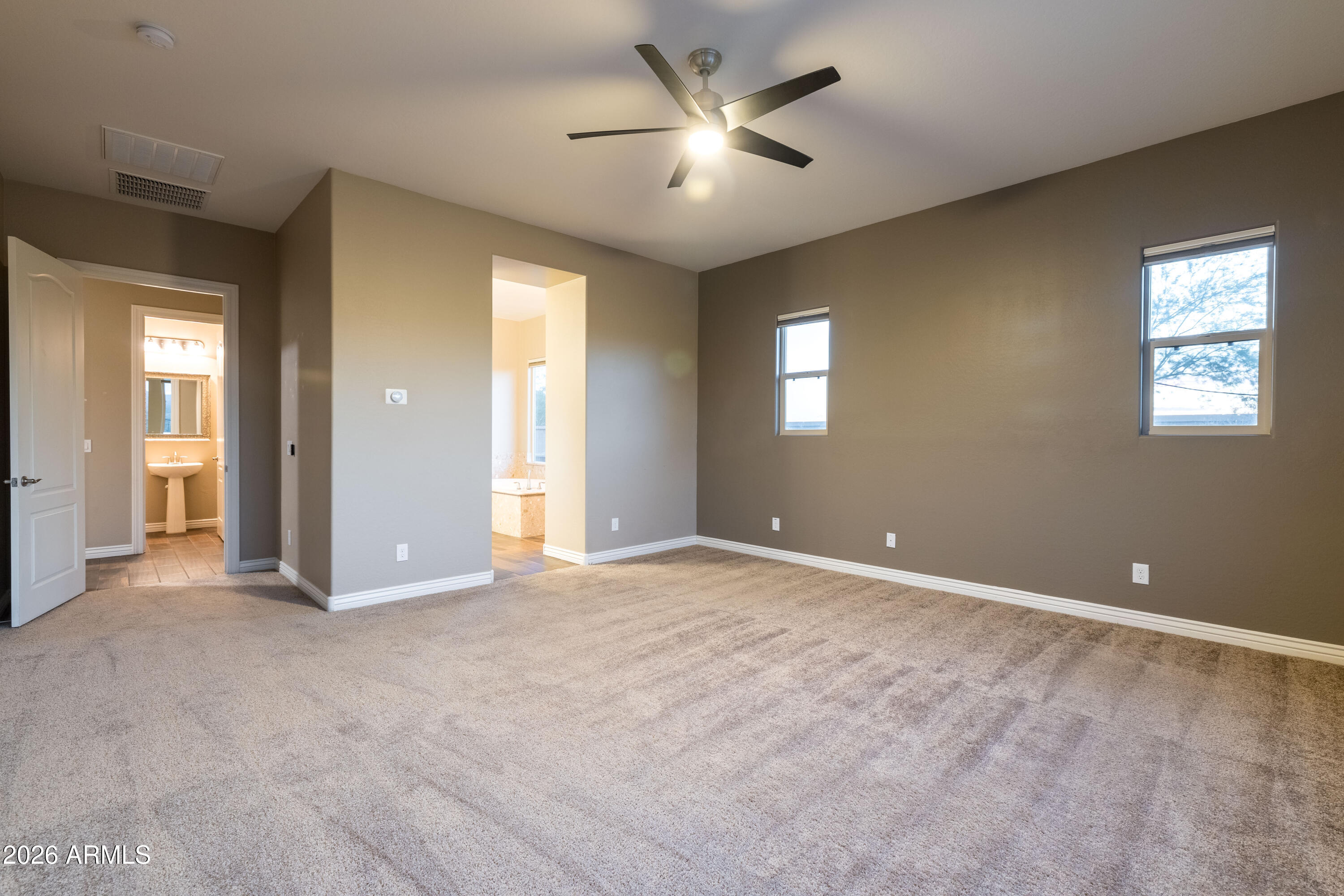 10058 W WHITE FEATHER Lane