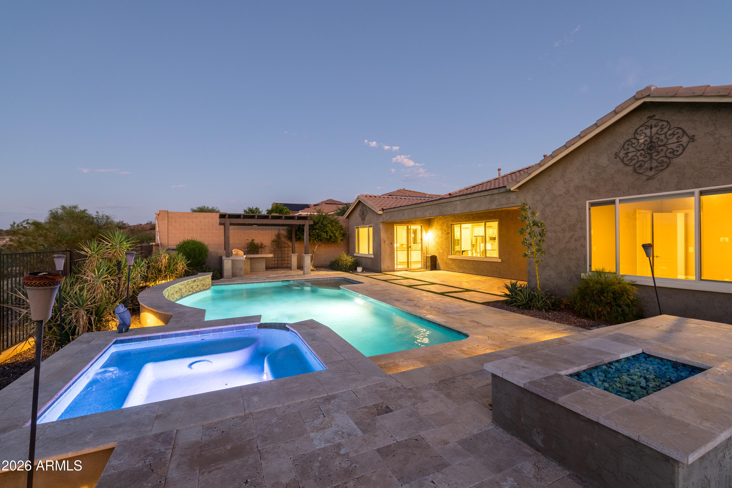 10058 W WHITE FEATHER Lane