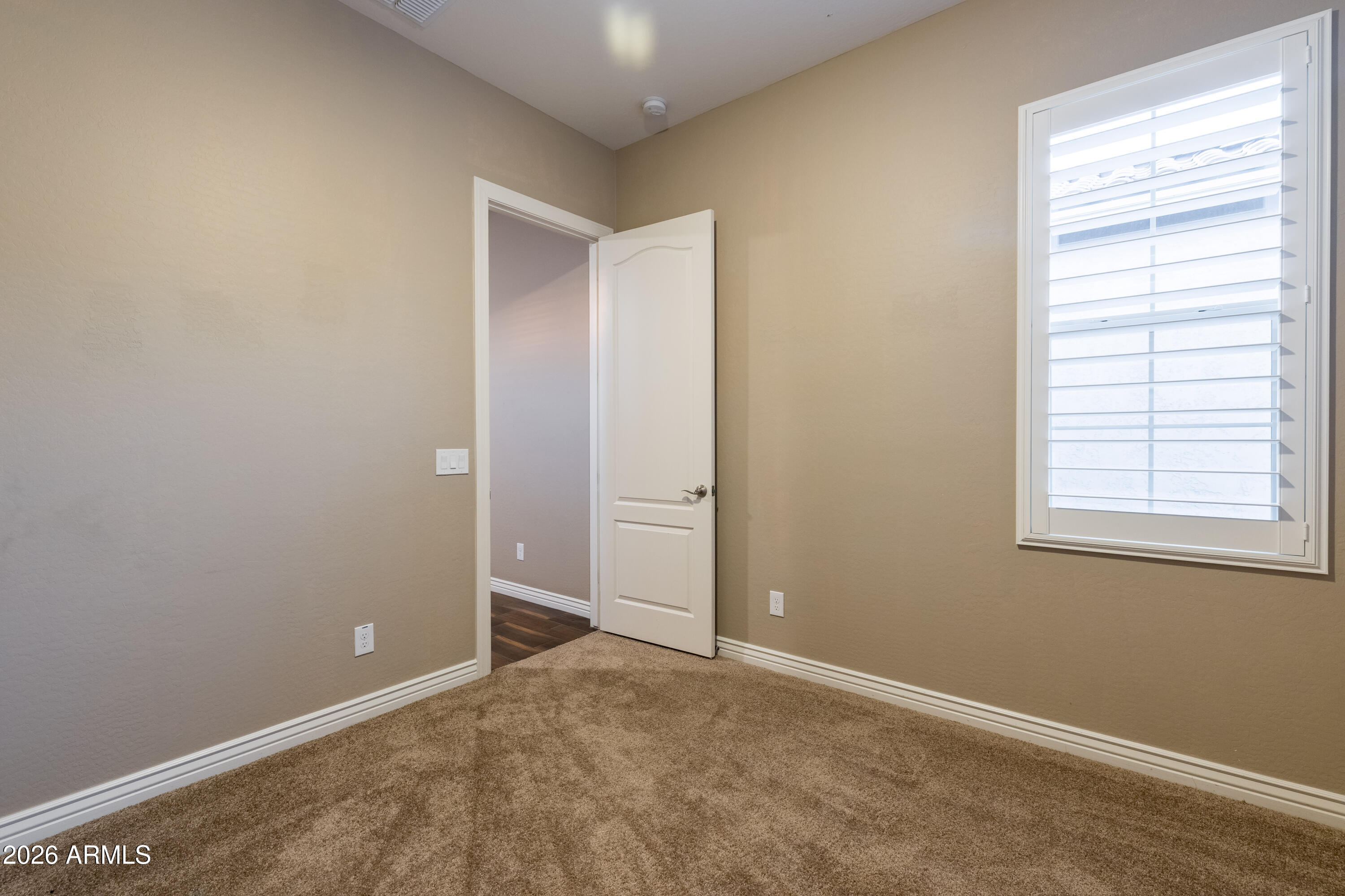 10058 W WHITE FEATHER Lane