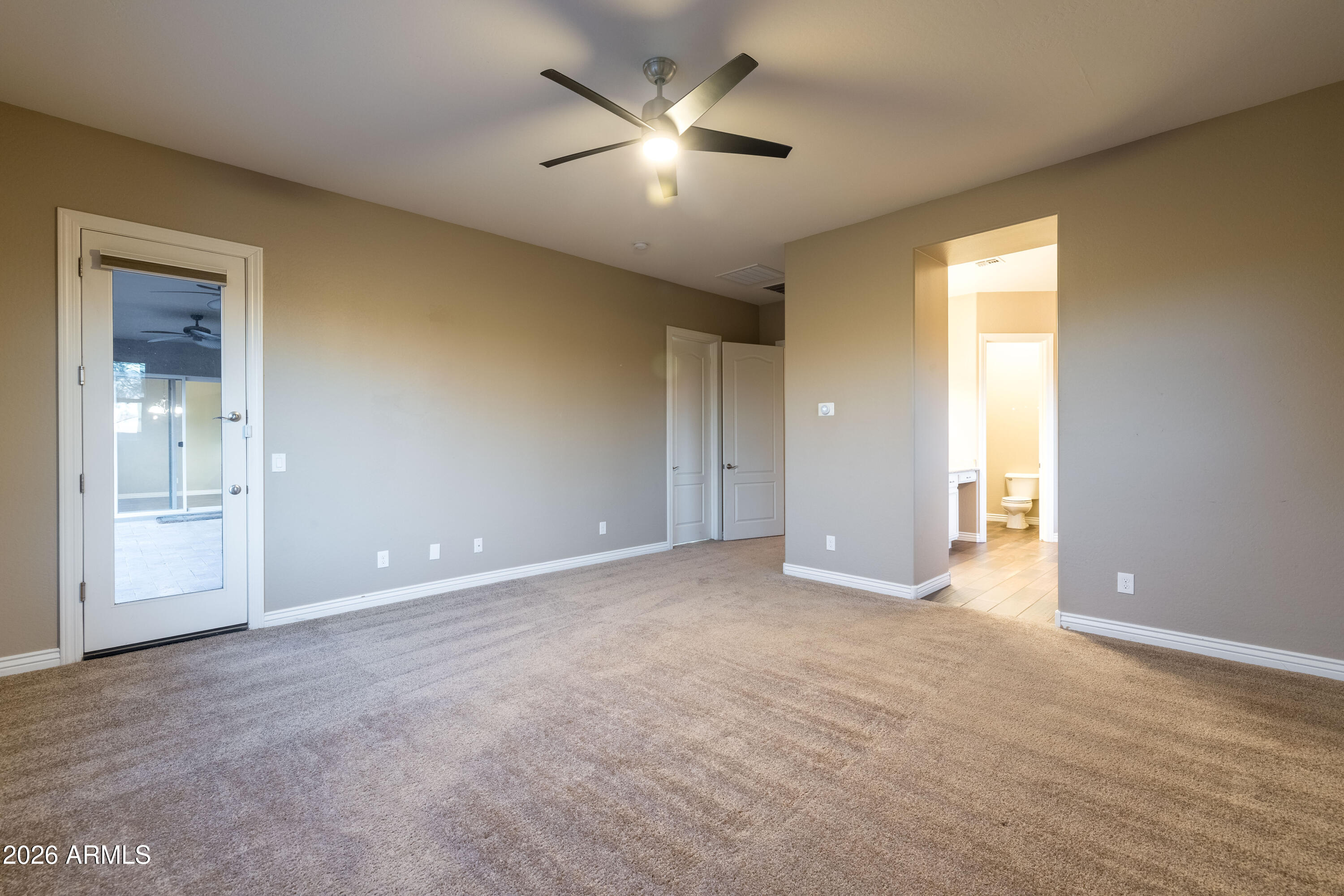 10058 W WHITE FEATHER Lane