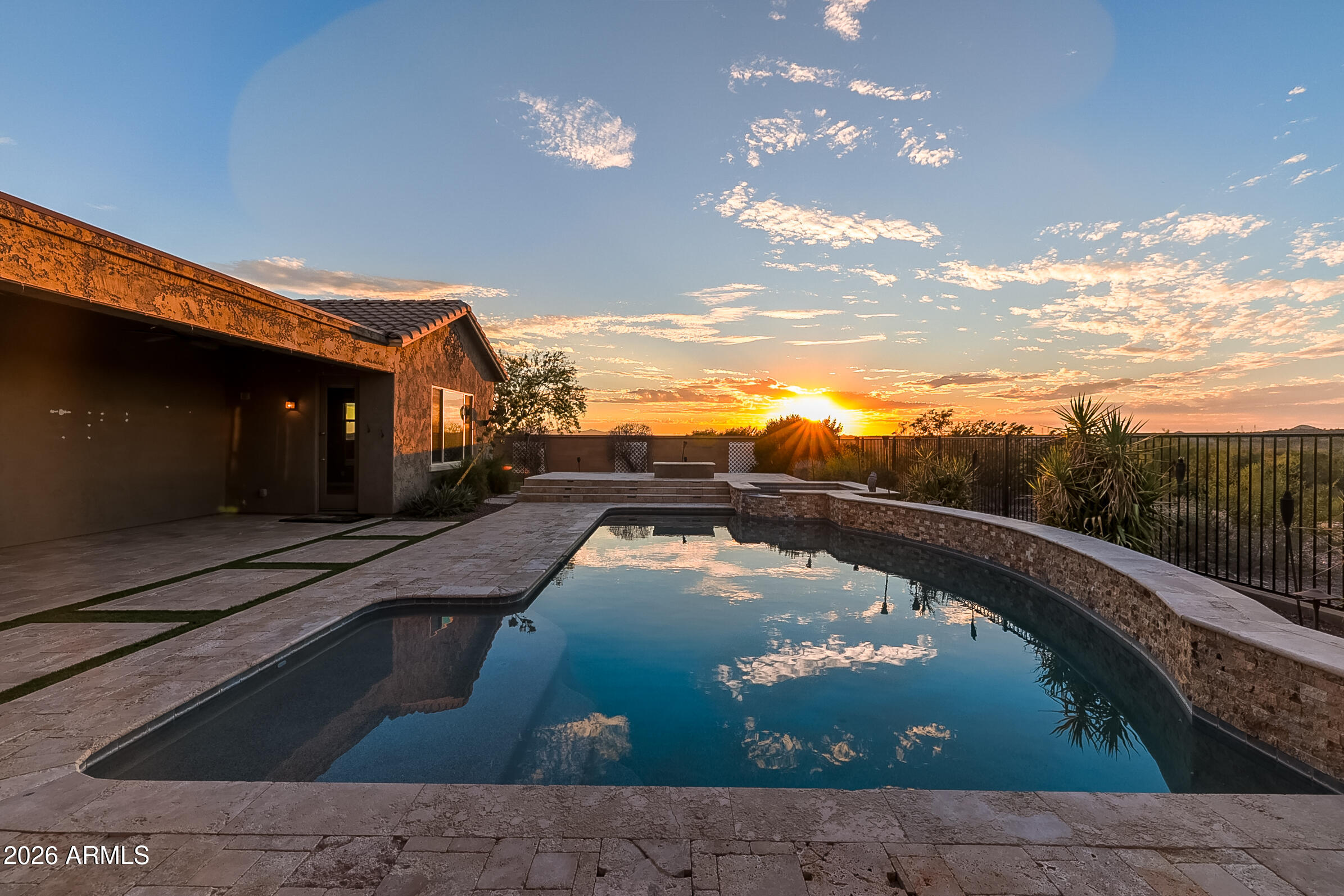 10058 W WHITE FEATHER Lane