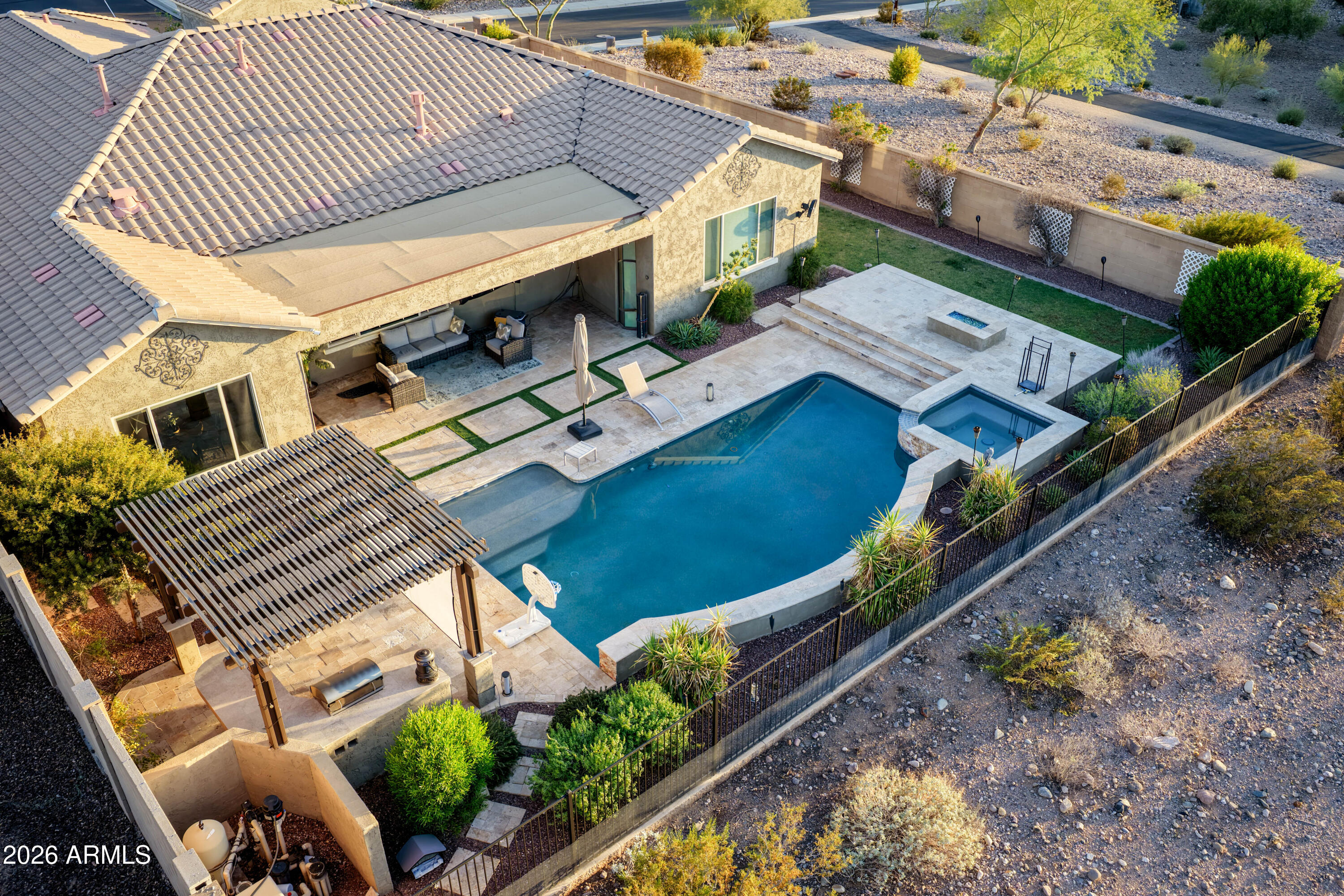 10058 W WHITE FEATHER Lane