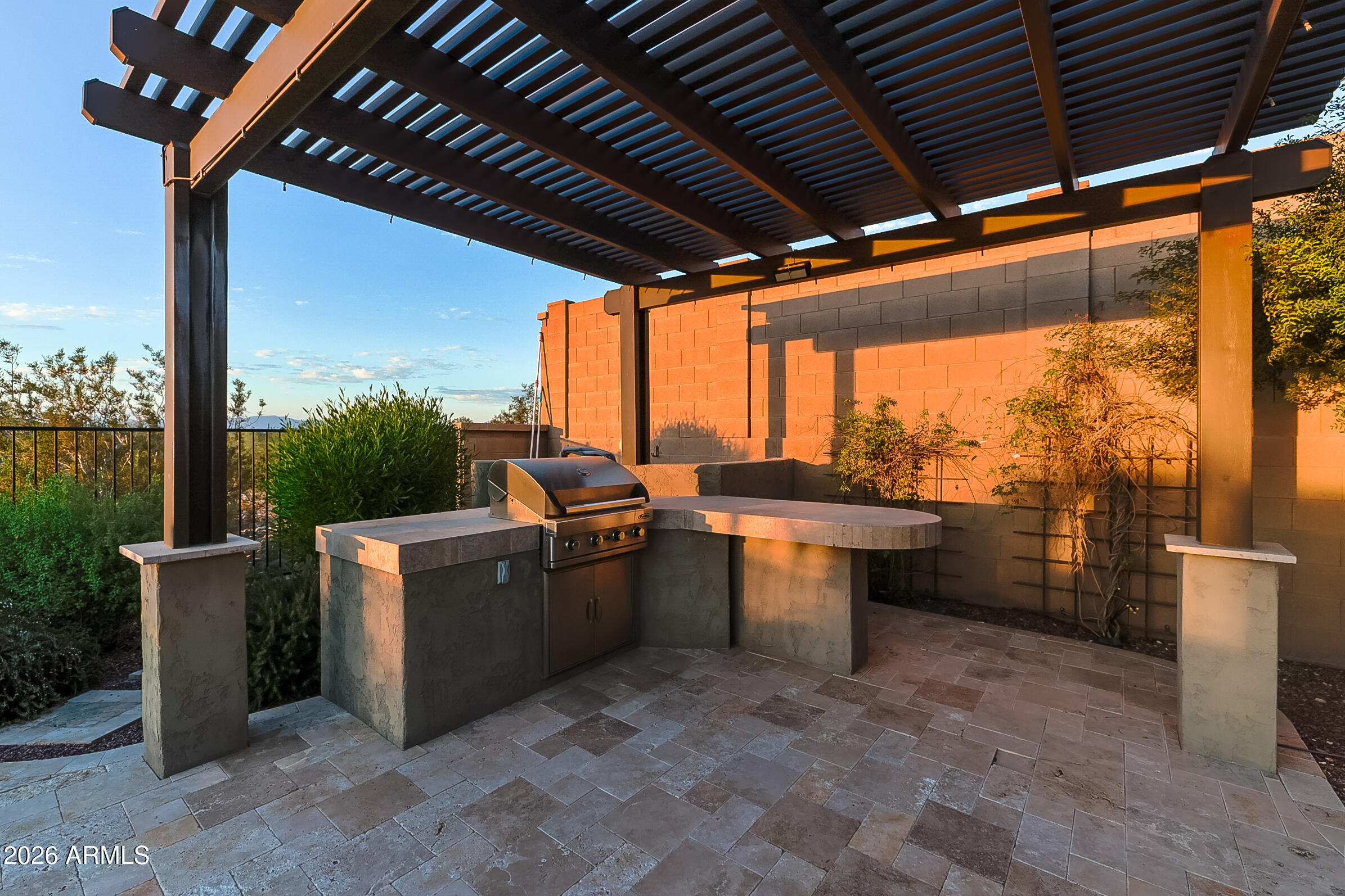 10058 W WHITE FEATHER Lane