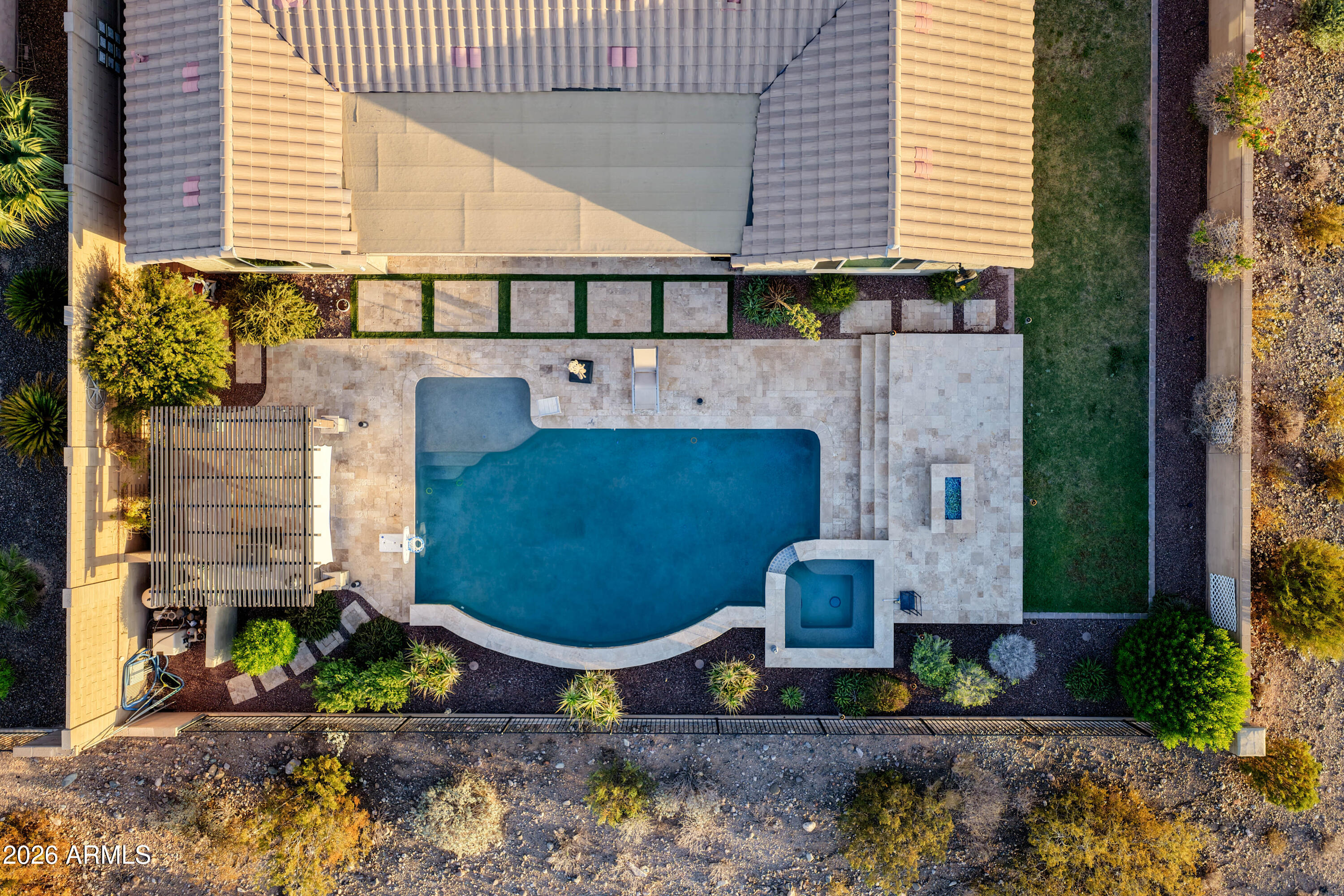 10058 W WHITE FEATHER Lane