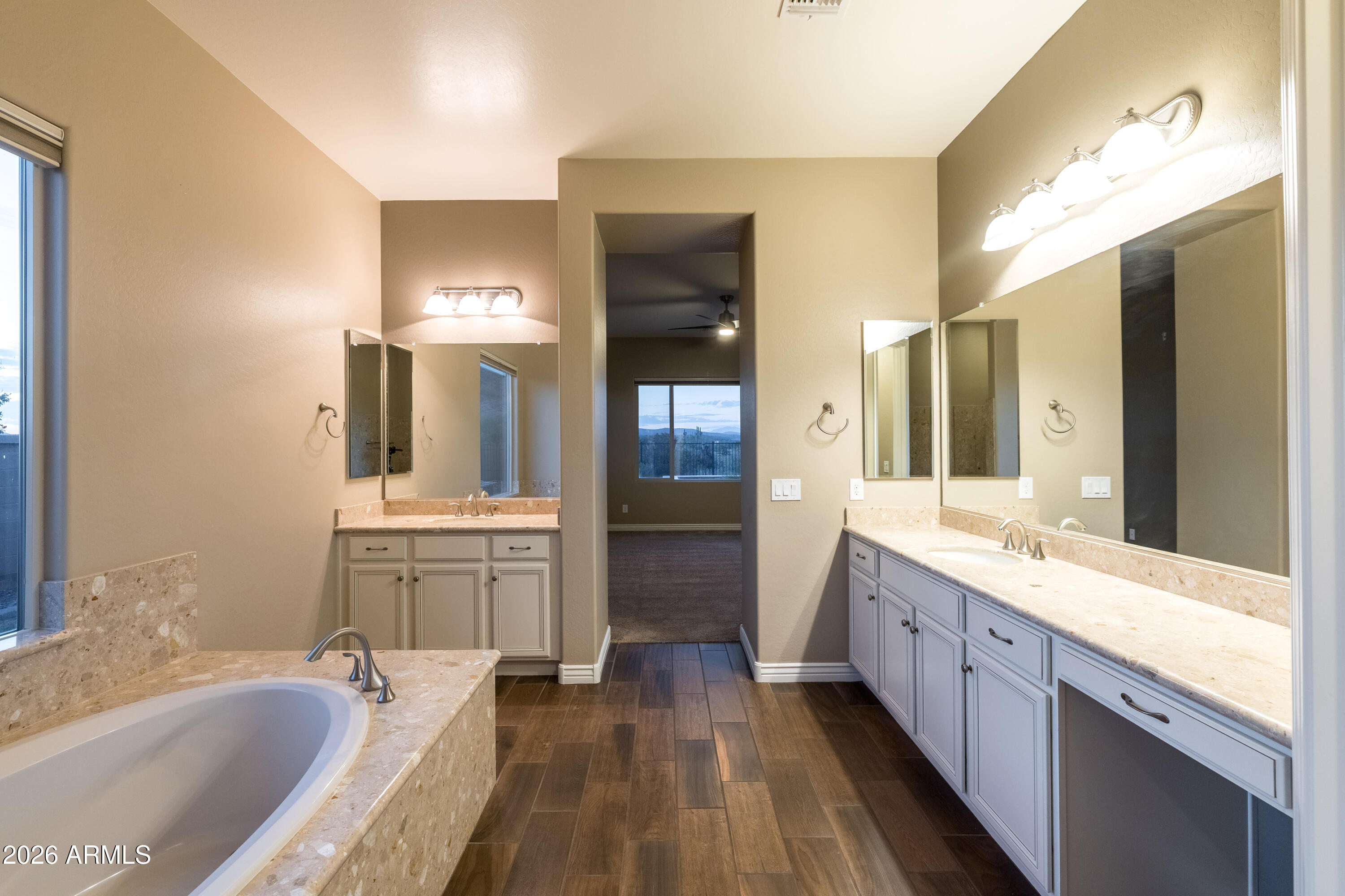 10058 W WHITE FEATHER Lane