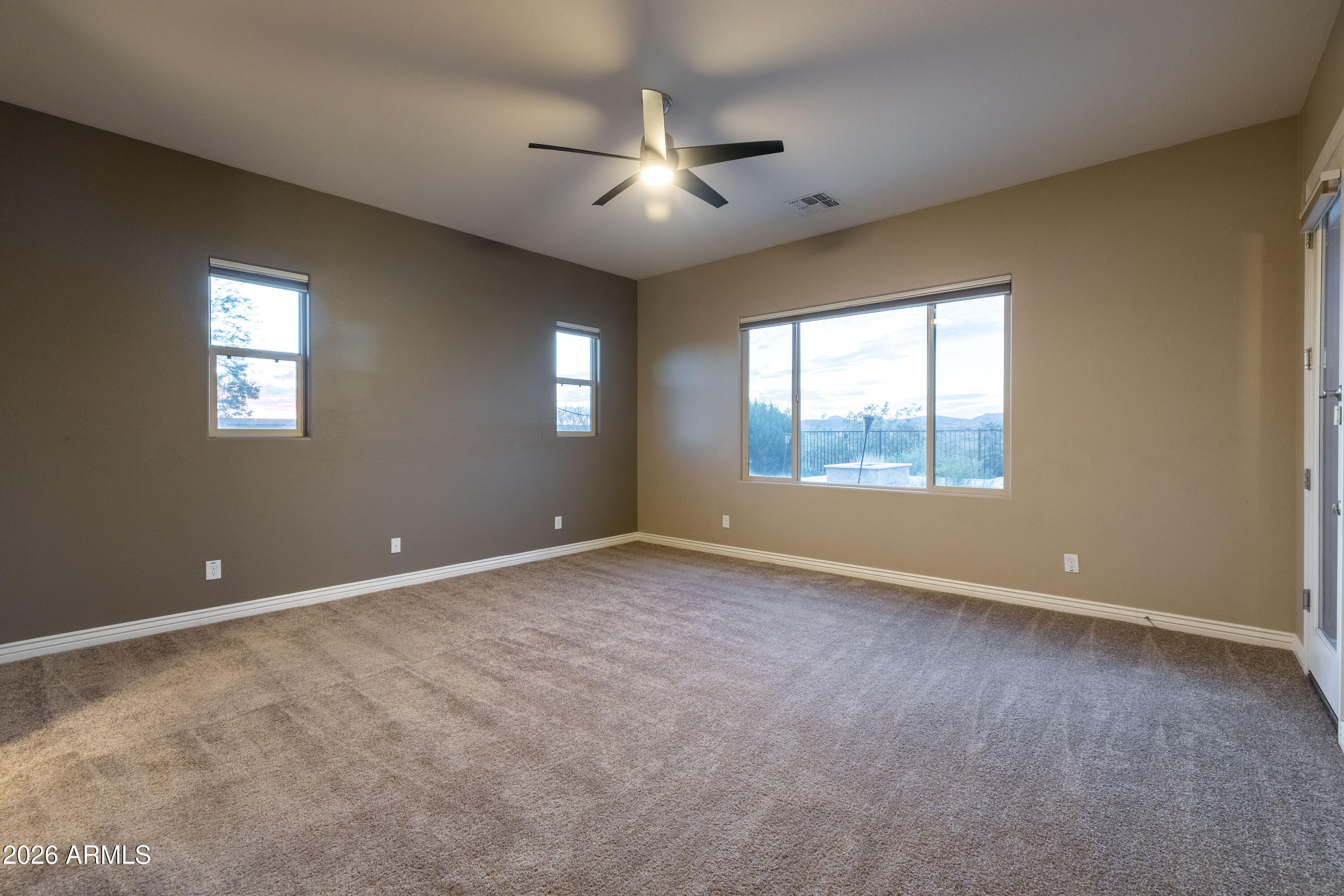 10058 W WHITE FEATHER Lane
