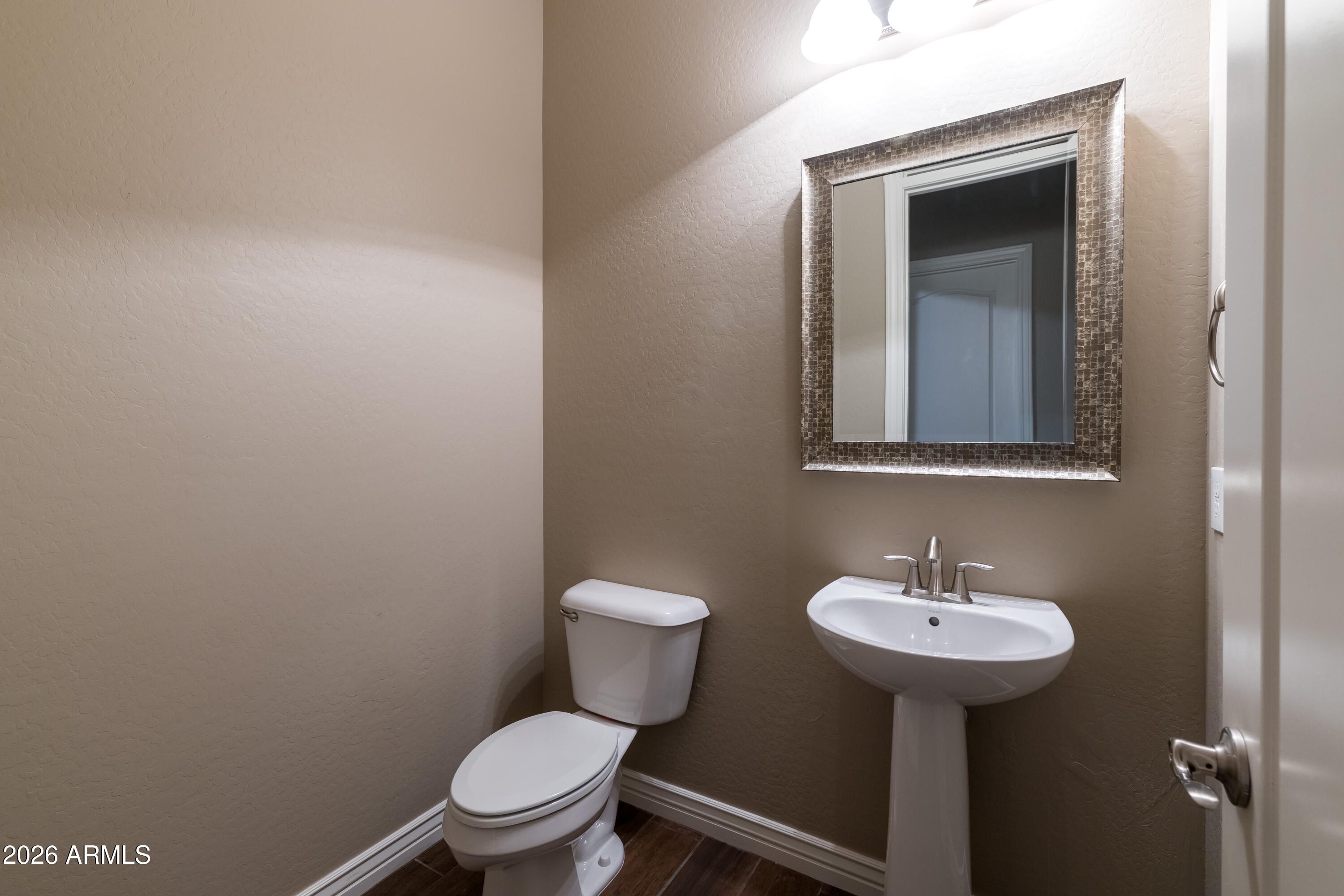 10058 W WHITE FEATHER Lane