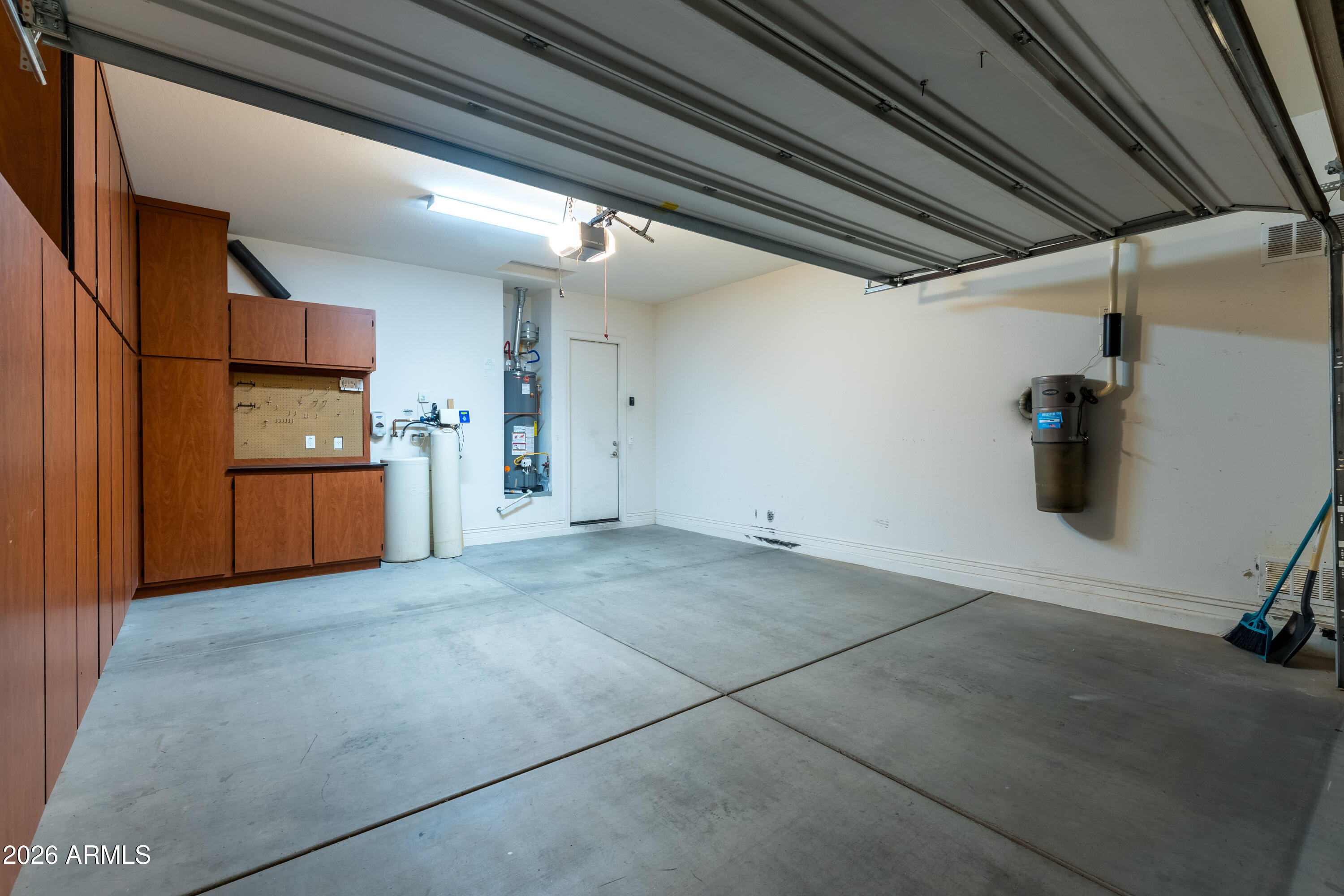 10058 W WHITE FEATHER Lane