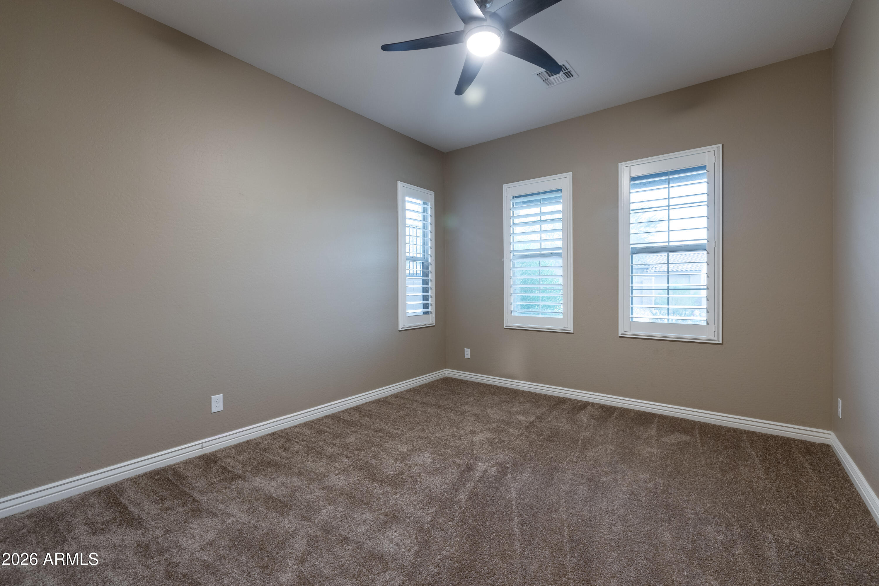 10058 W WHITE FEATHER Lane