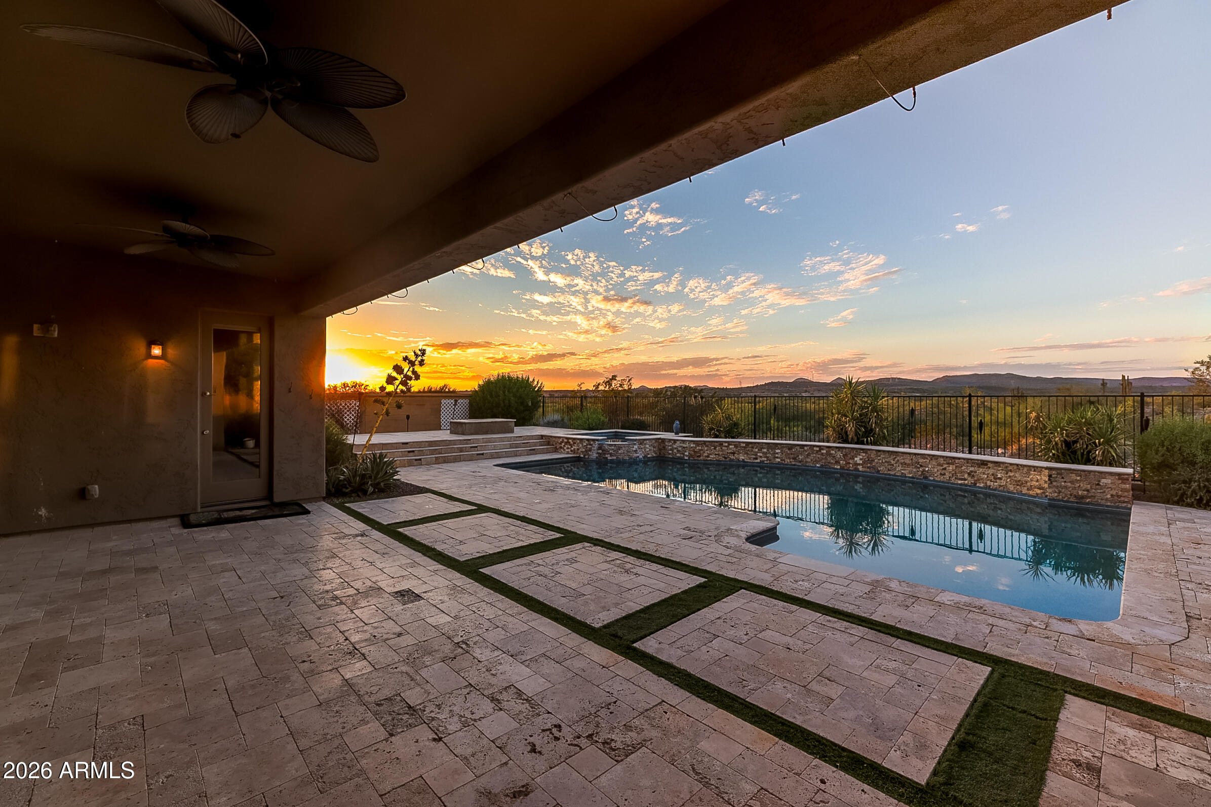 10058 W WHITE FEATHER Lane