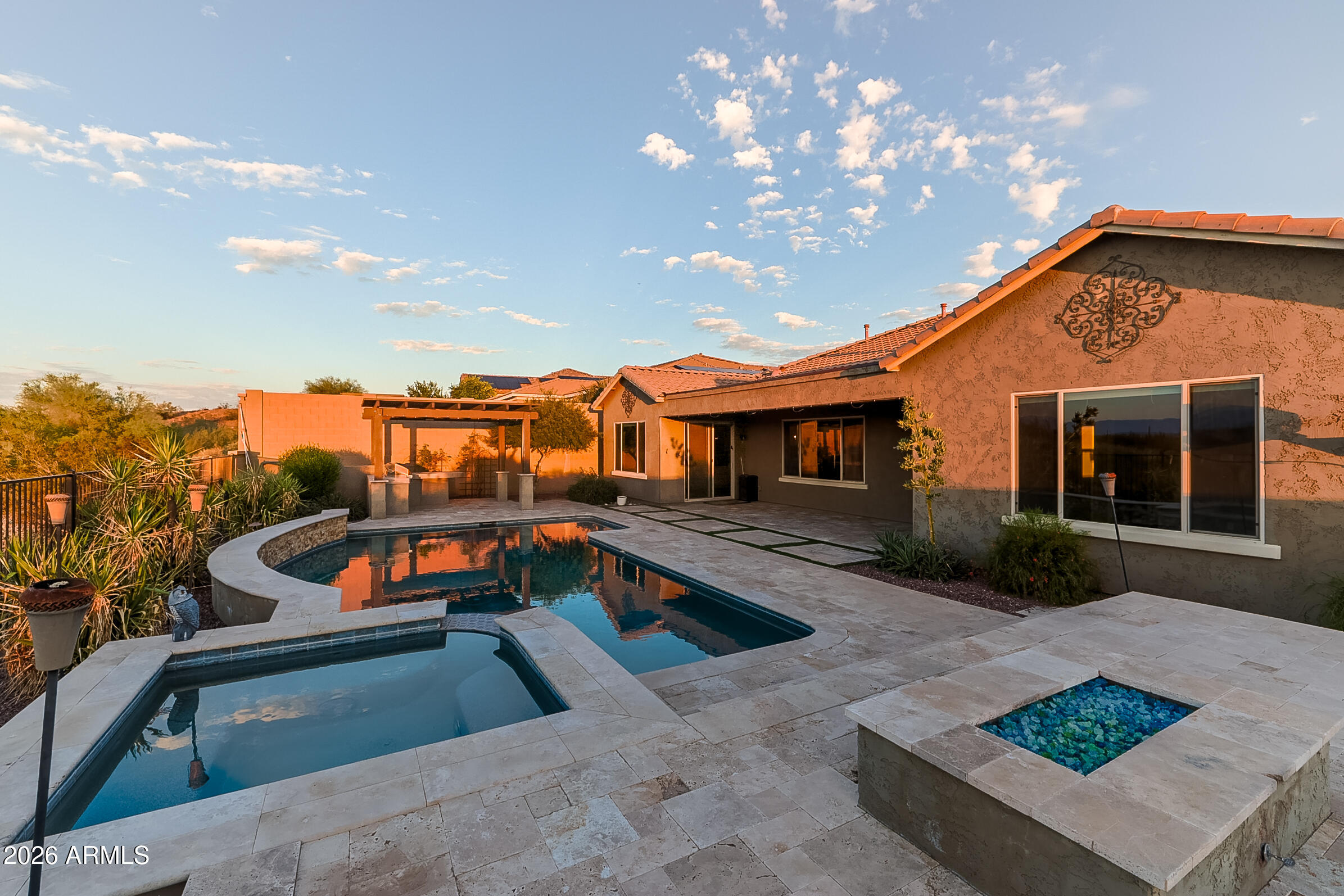 10058 W WHITE FEATHER Lane
