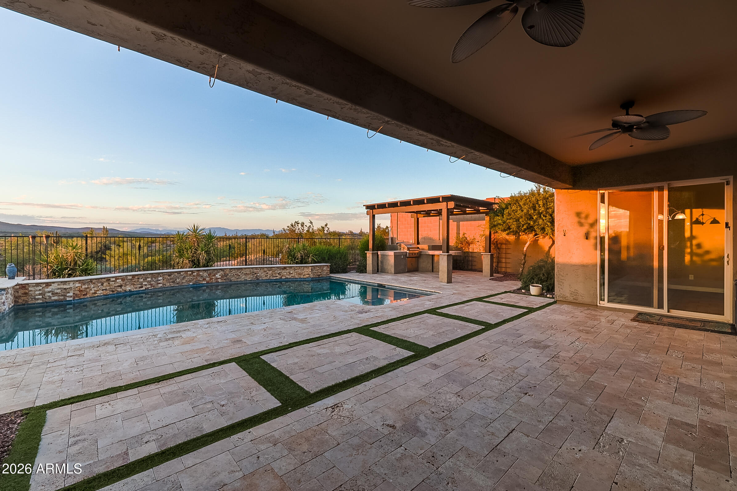 10058 W WHITE FEATHER Lane
