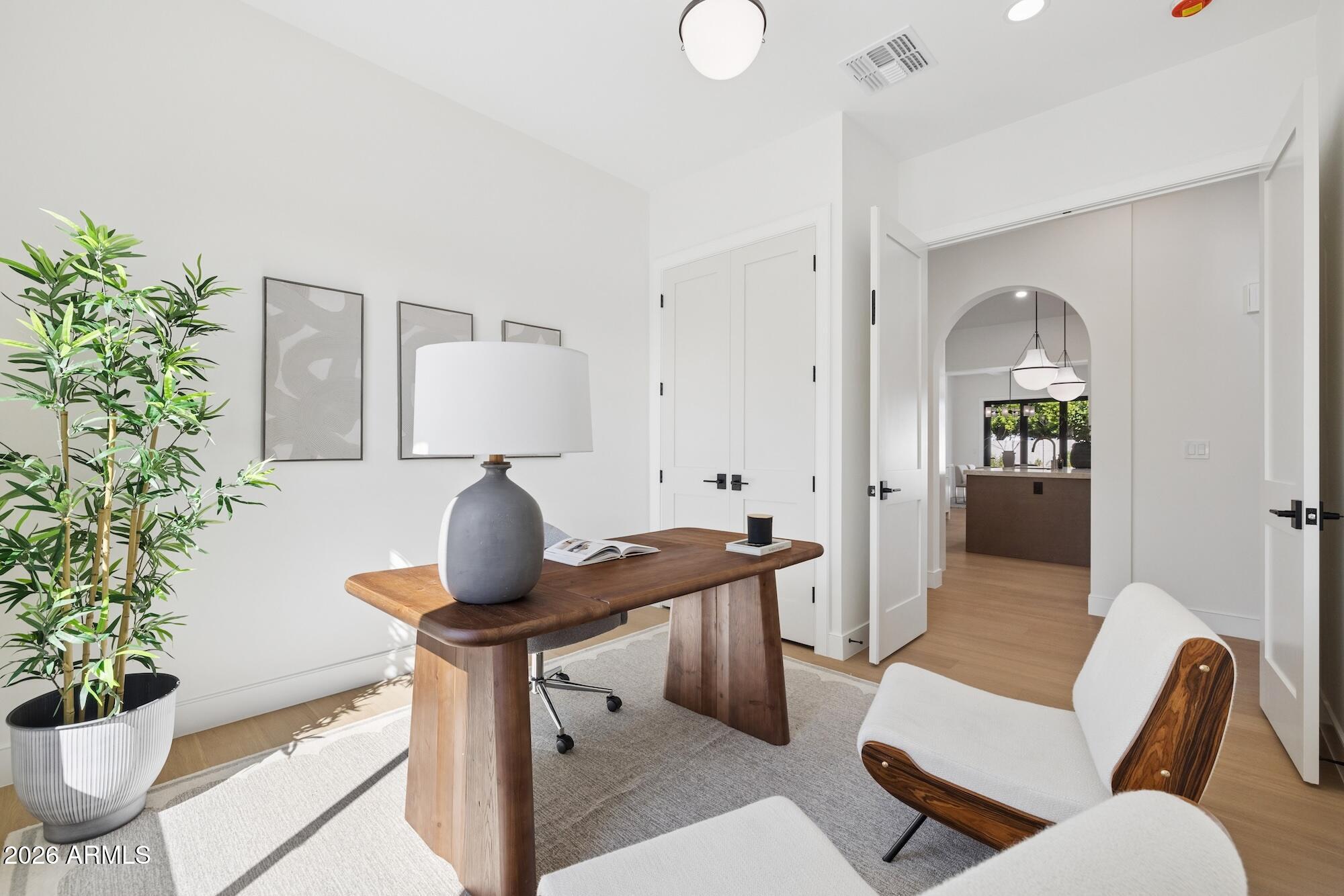 3948 E MONTEROSA Street