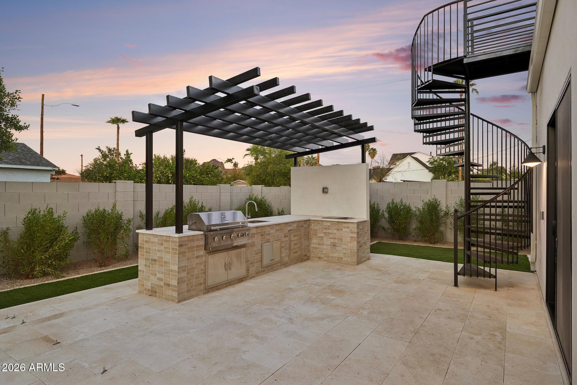 3948 E MONTEROSA Street