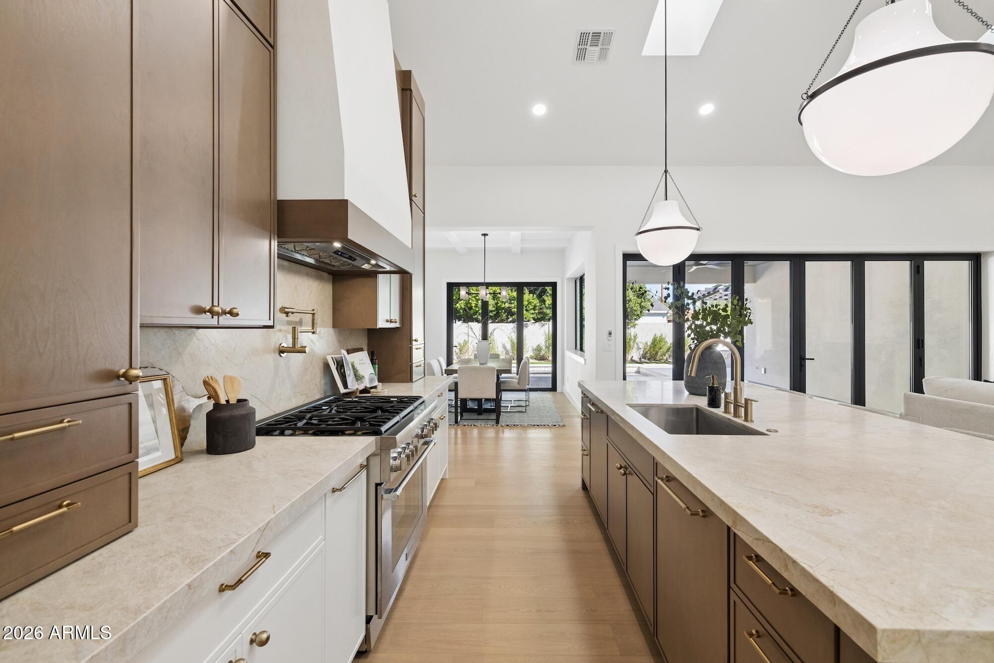 3948 E MONTEROSA Street