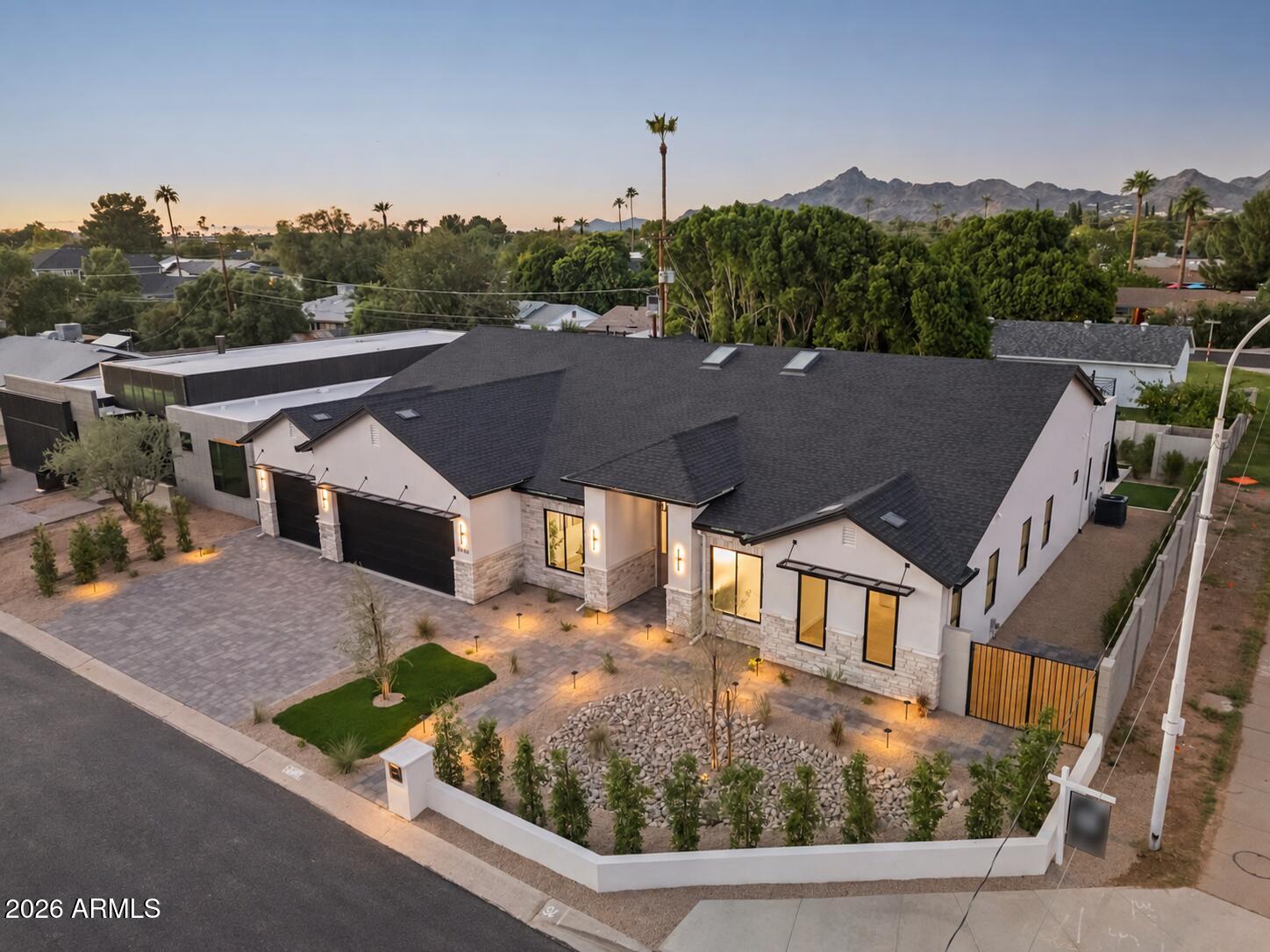 3948 E MONTEROSA Street
