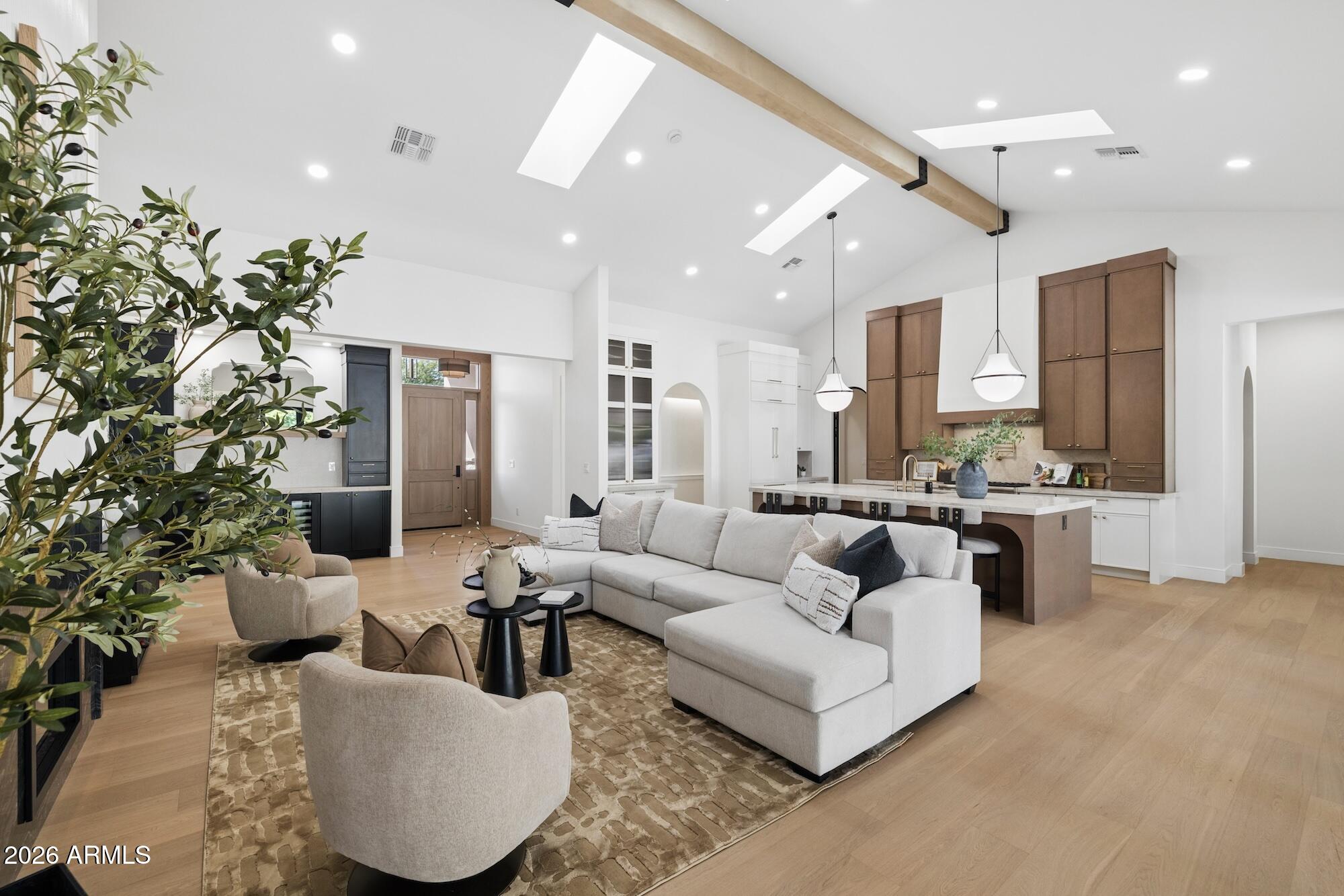 3948 E MONTEROSA Street