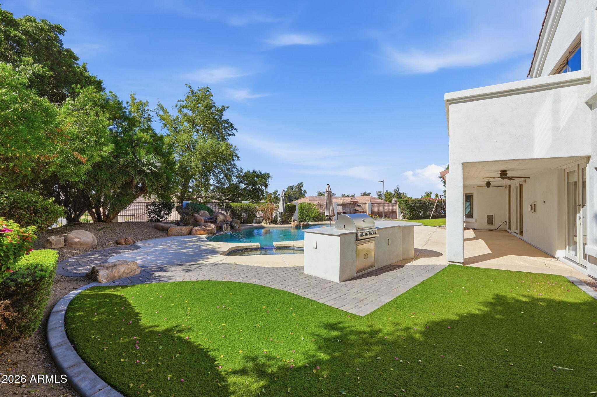 1221 W Sunrise Place