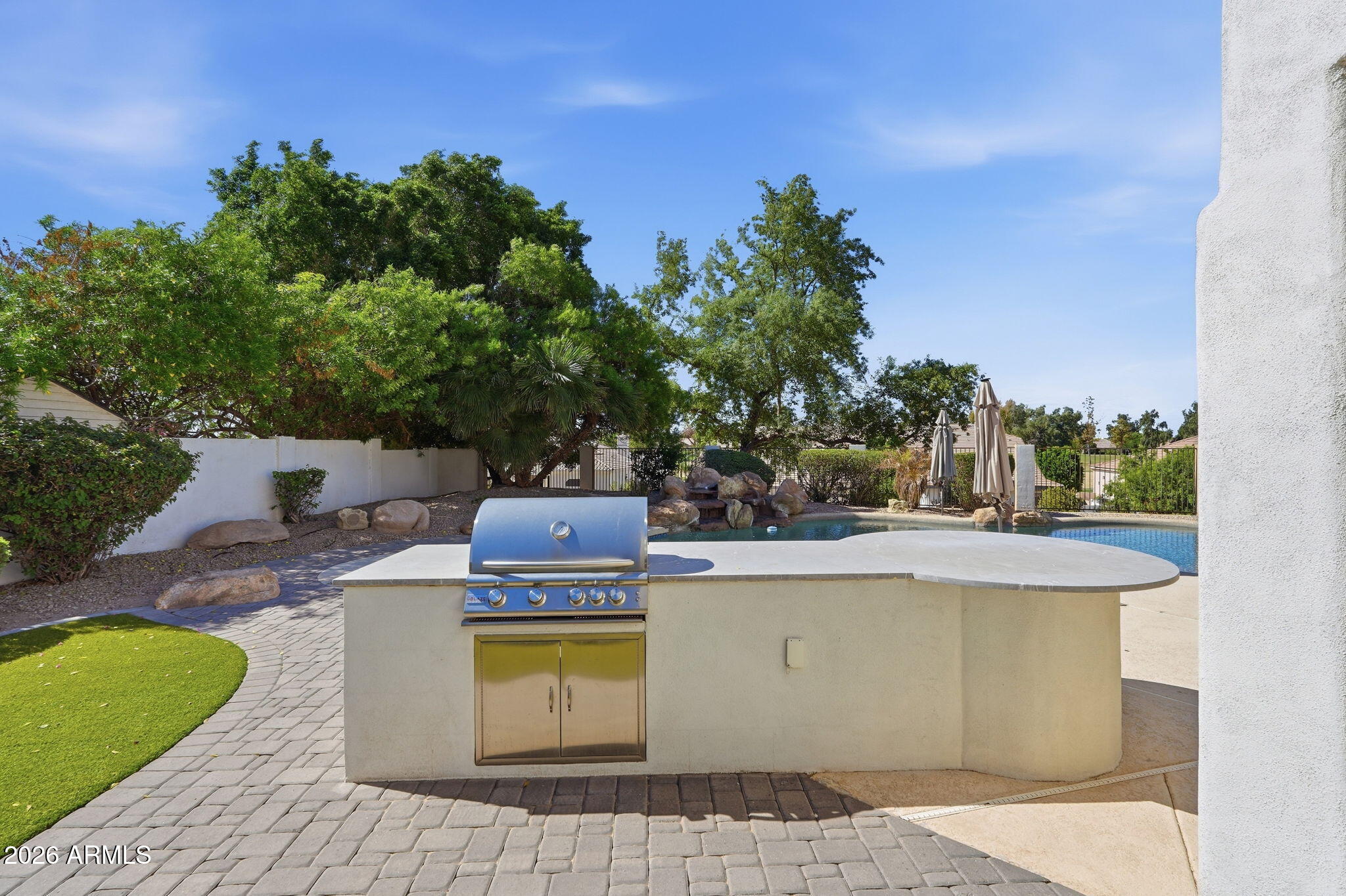 1221 W Sunrise Place