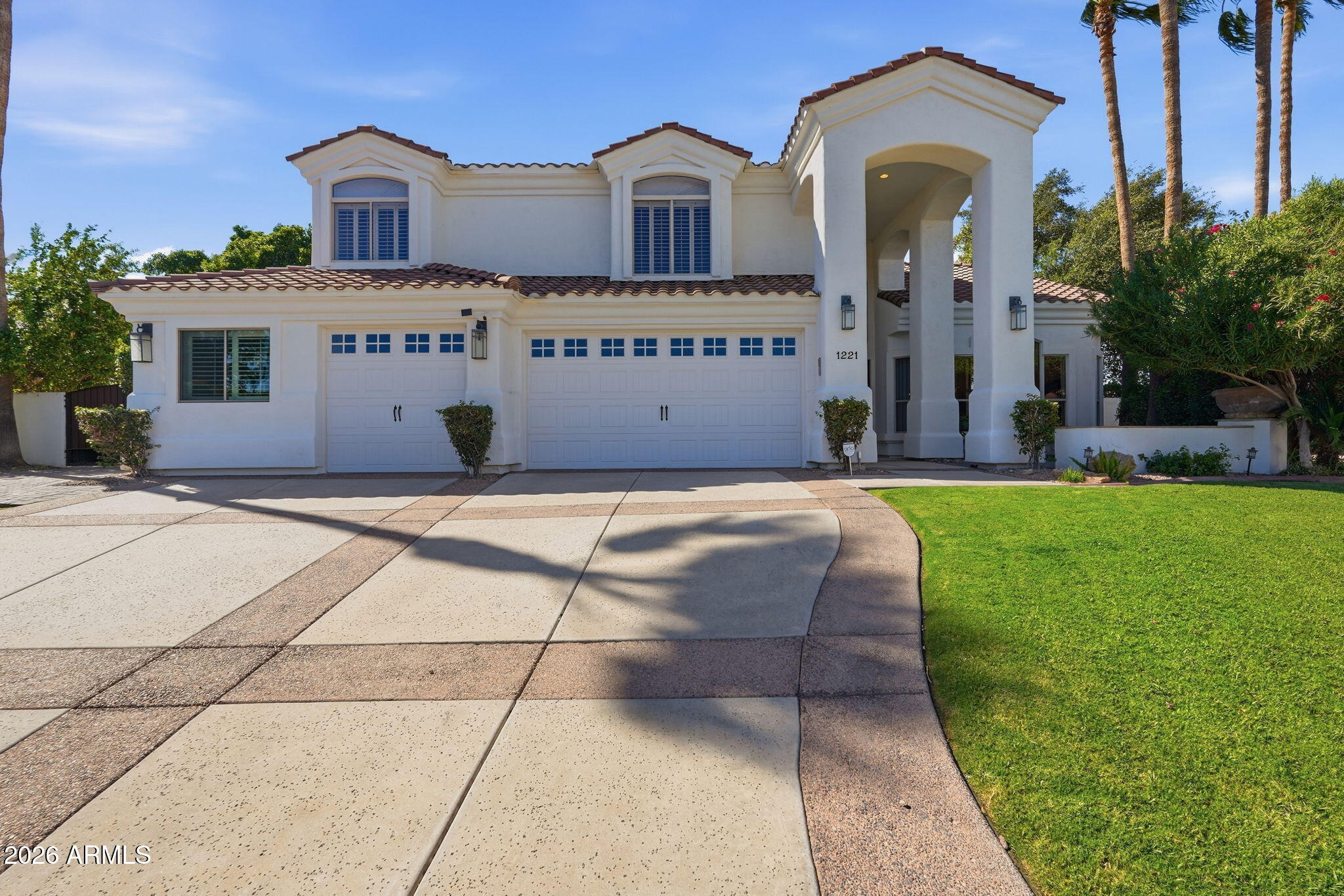 1221 W Sunrise Place
