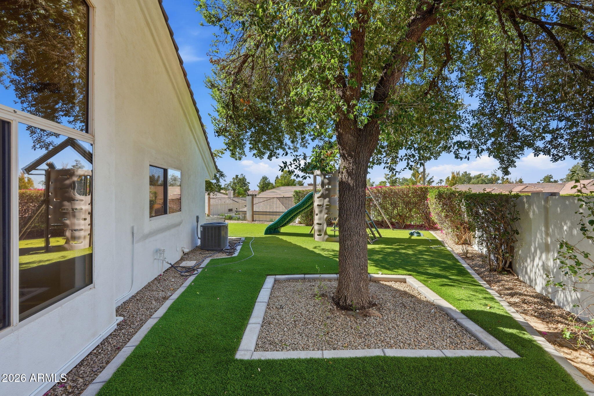 1221 W Sunrise Place